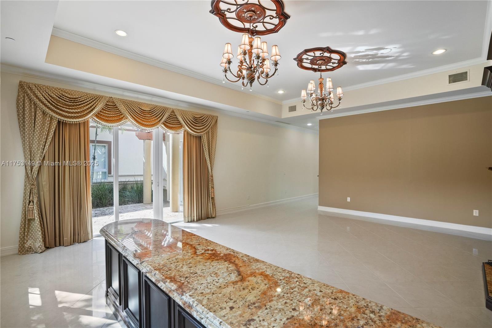 WESTON COMMONS - Residential