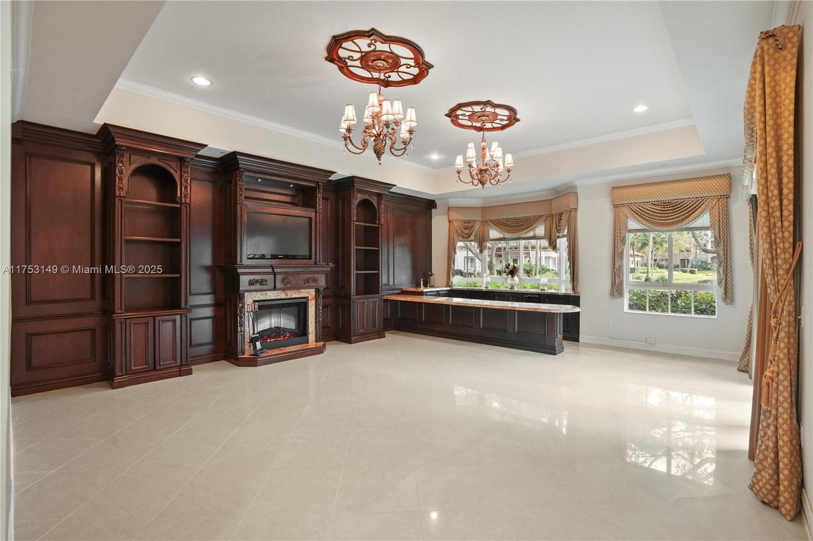 WESTON COMMONS - Residential