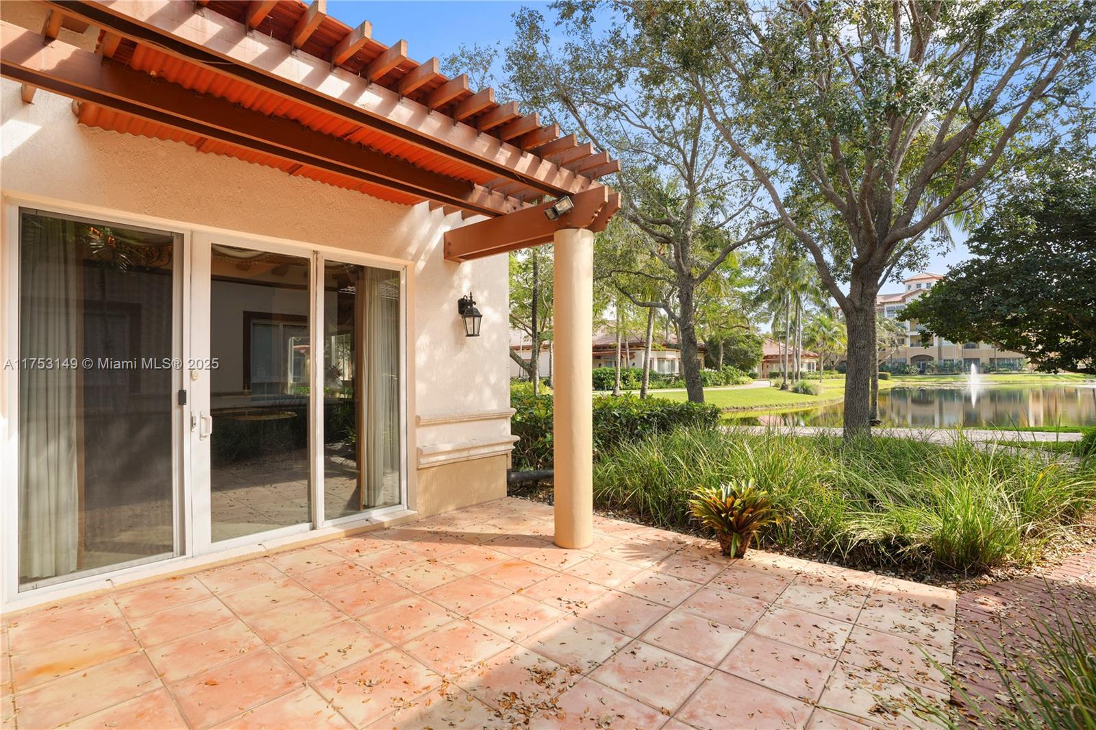 WESTON COMMONS - Residential