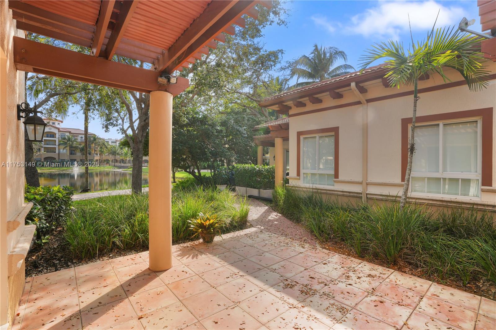 WESTON COMMONS - Residential