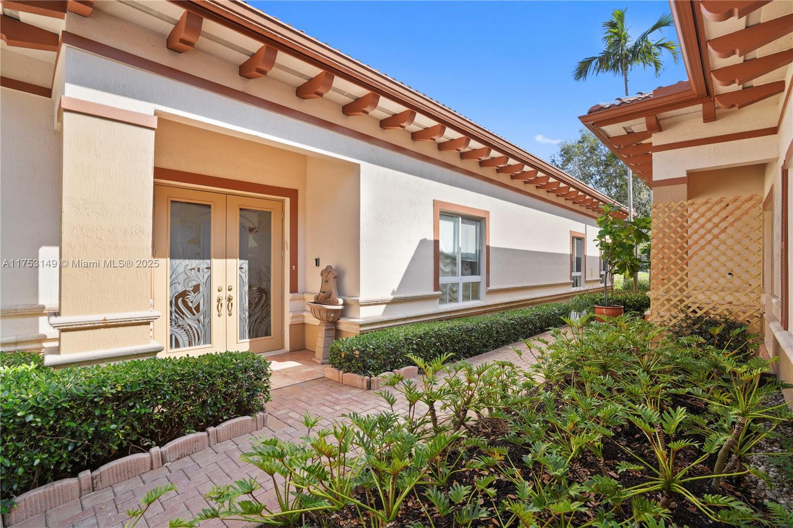 WESTON COMMONS - Residential