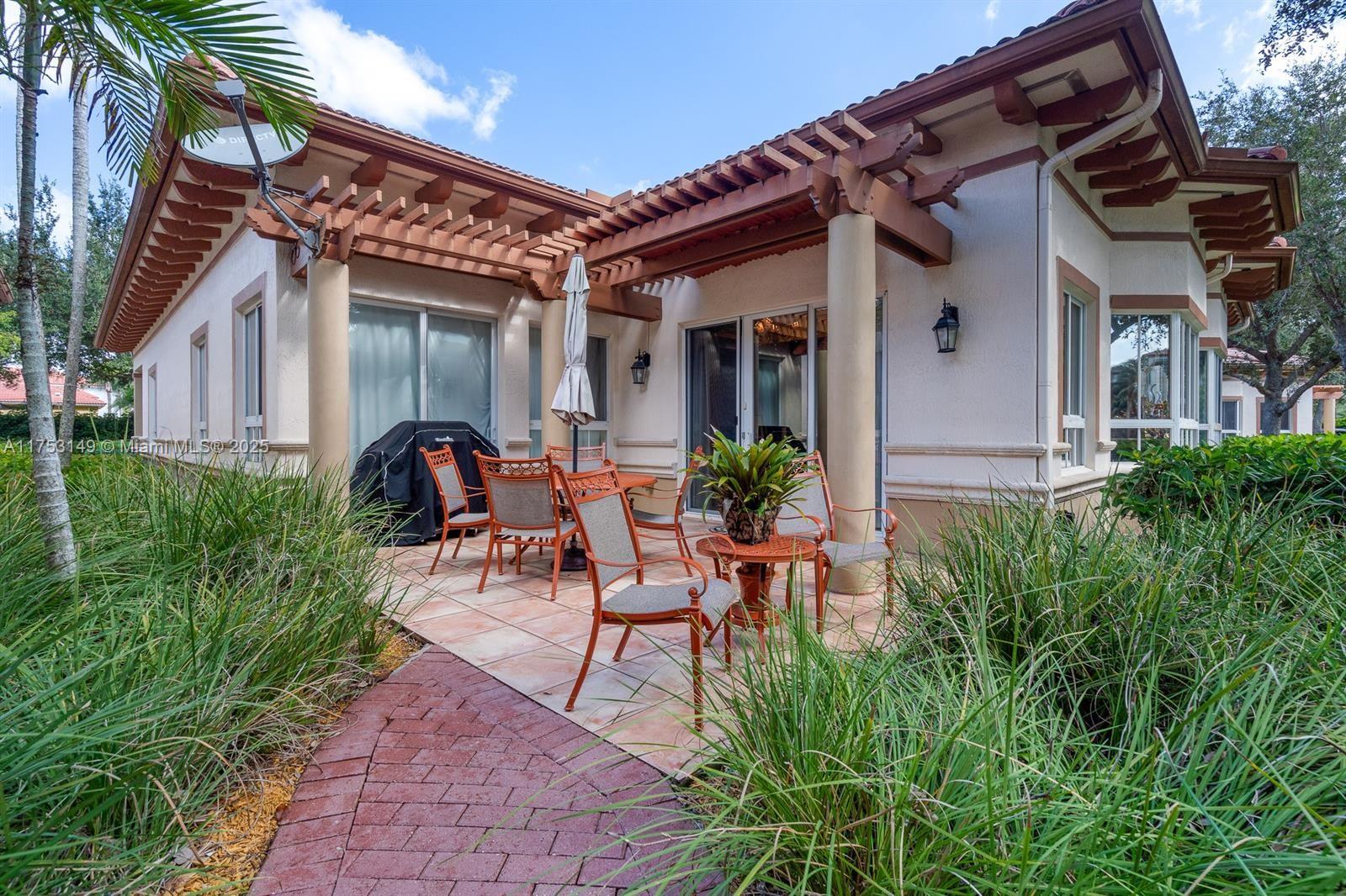 WESTON COMMONS - Residential