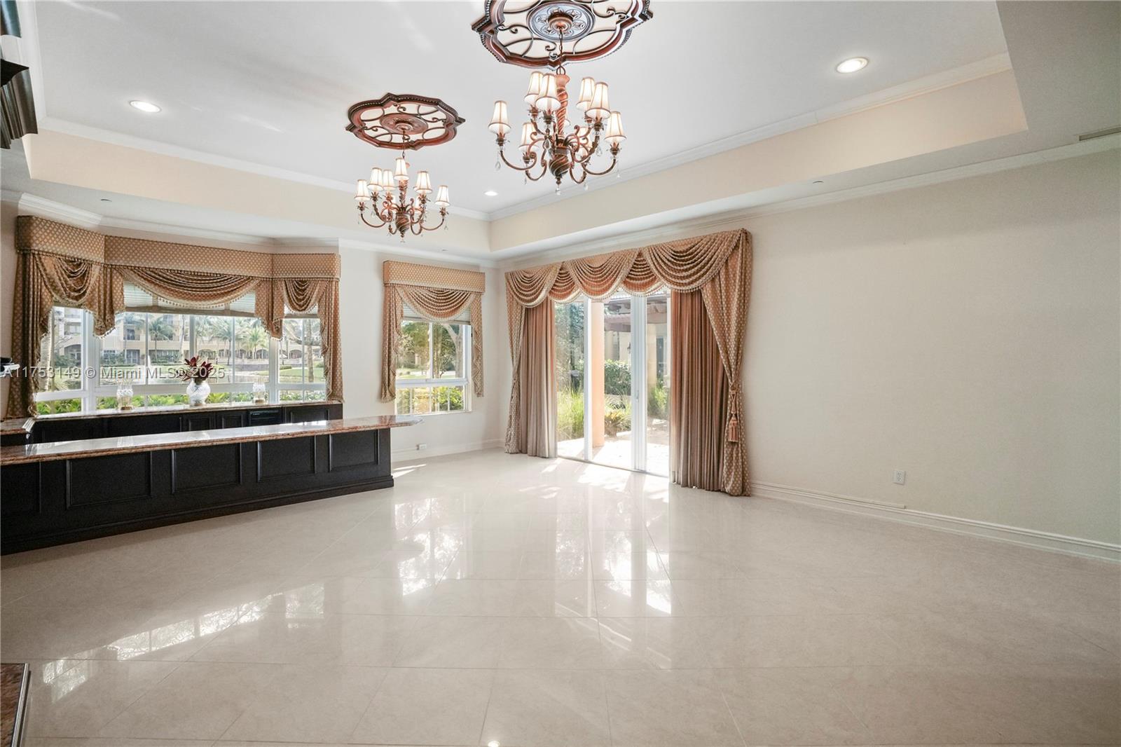 WESTON COMMONS - Residential