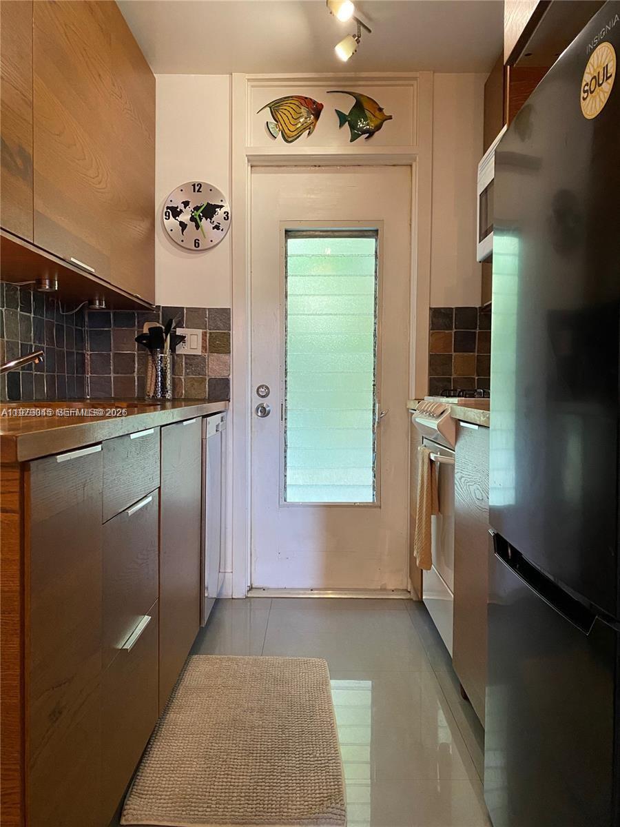 921 JEFFERSON AVE CONDO - Residential Lease