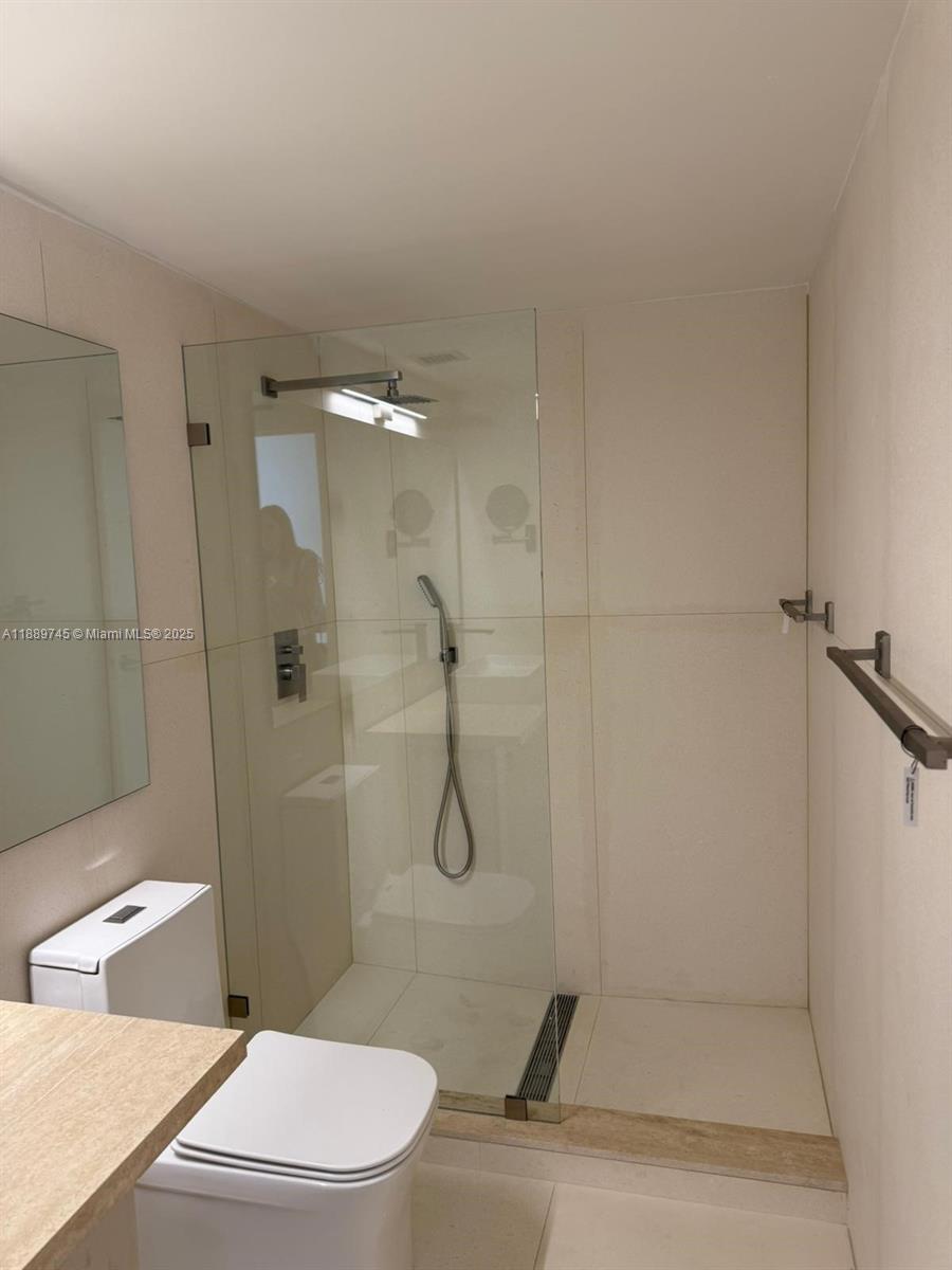 BAYSHORE PLACE CONDO - Residential Lease