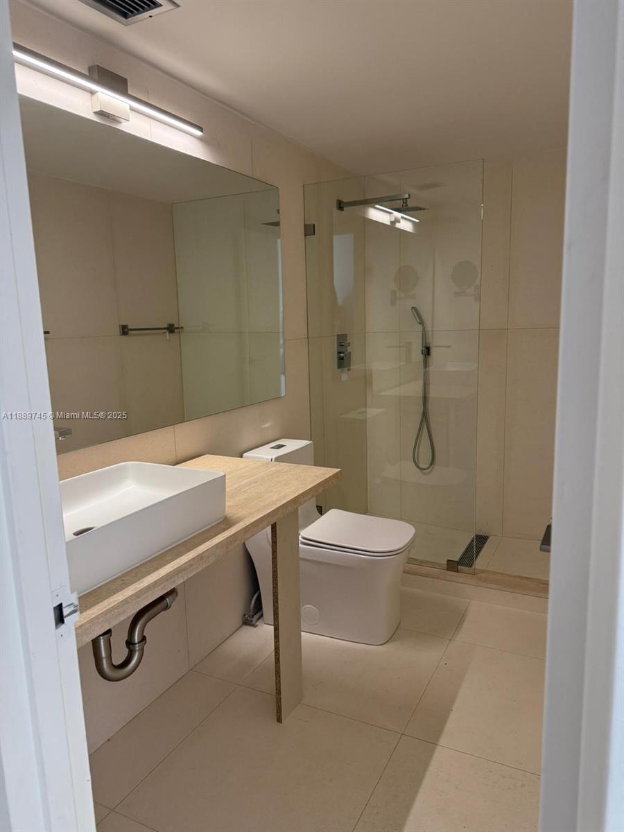 BAYSHORE PLACE CONDO - Residential Lease