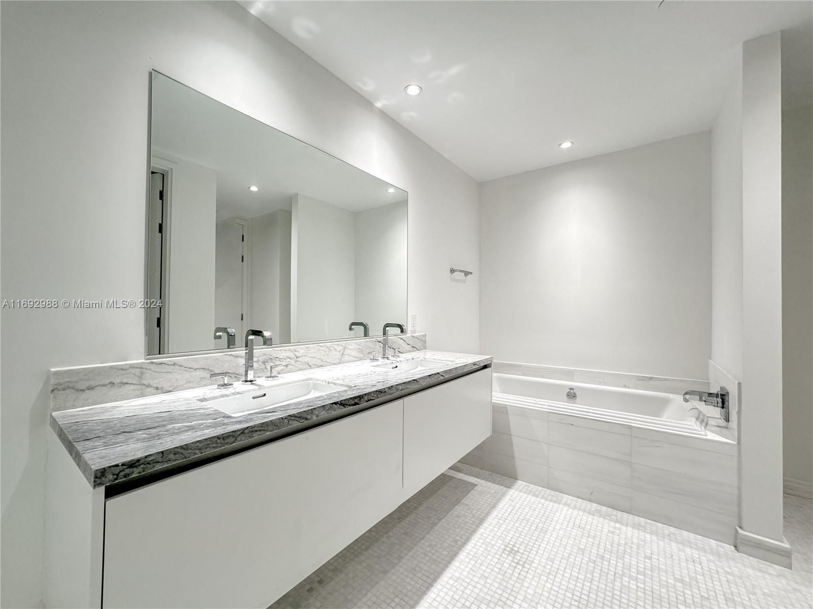ESCOTTONIA PARK - Residential