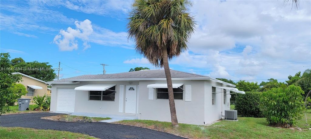 Photo of 707 Greenbriar Dr #n/a, Lake Park, FL 33403 (MLS # A11641834)