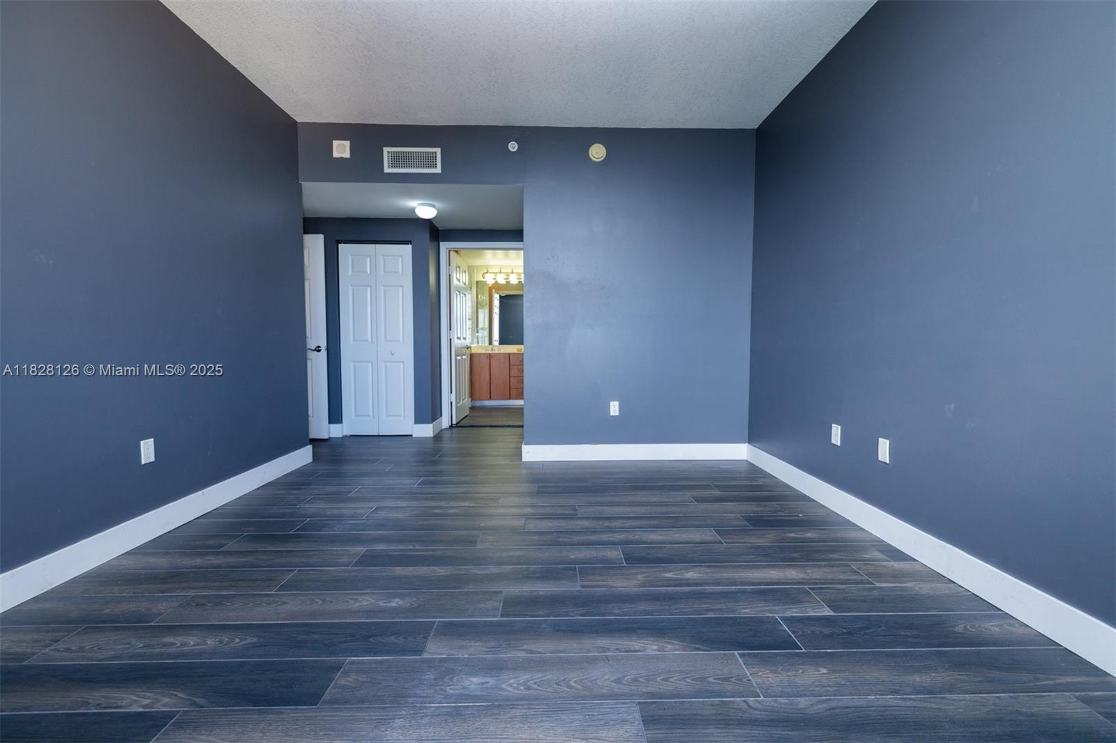 PUERTA DE PALMAS CONDO - Residential