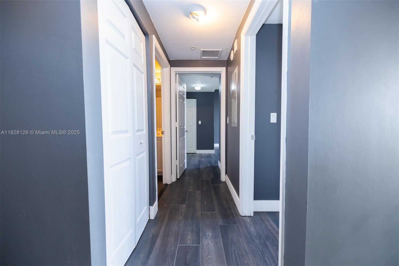 PUERTA DE PALMAS CONDO - Residential