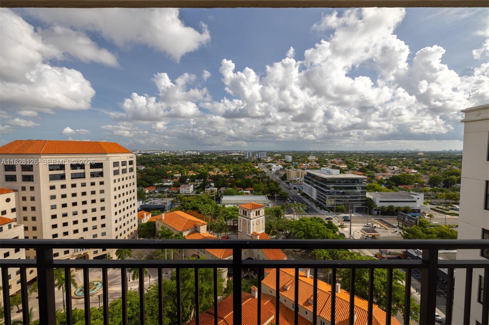 PUERTA DE PALMAS CONDO - Residential