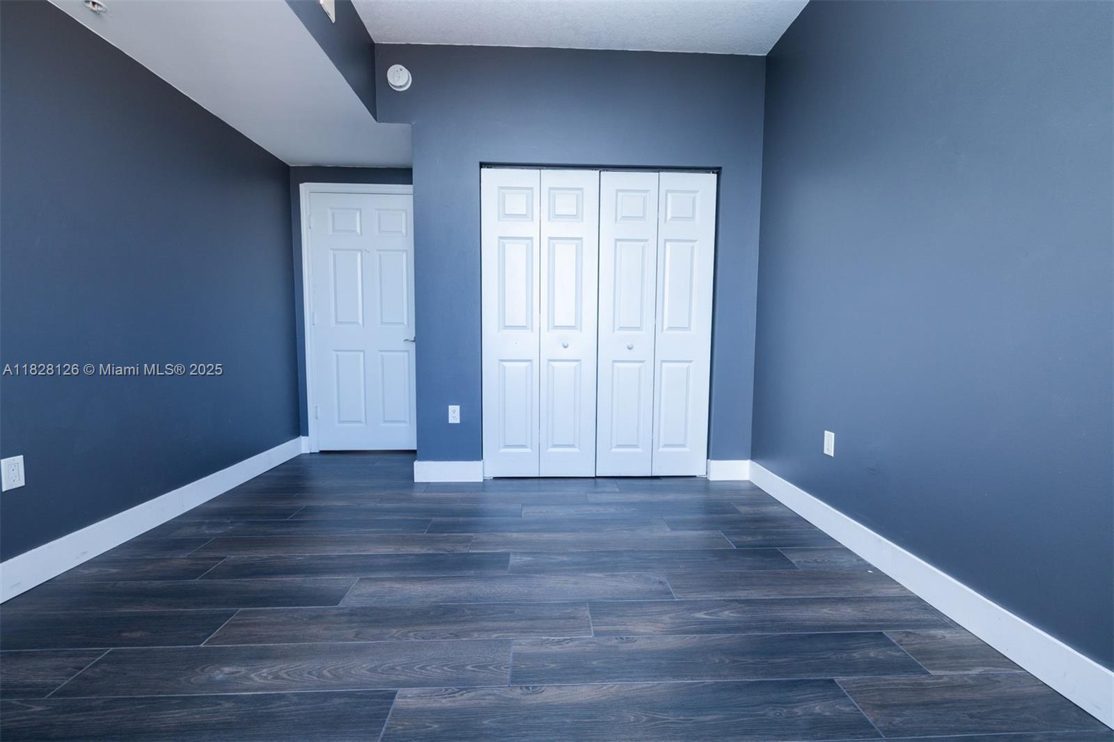 PUERTA DE PALMAS CONDO - Residential