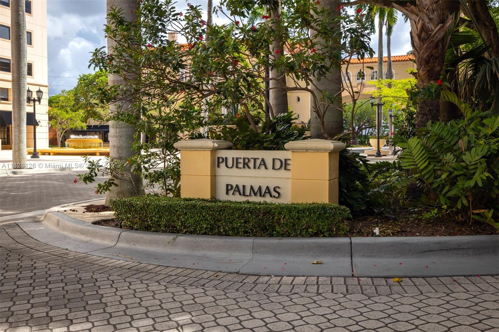 PUERTA DE PALMAS CONDO - Residential