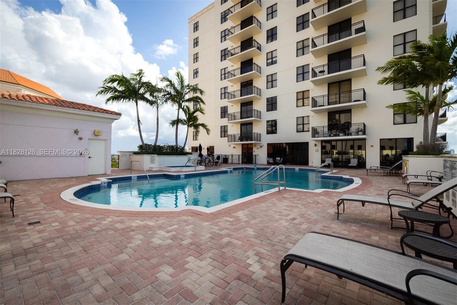 PUERTA DE PALMAS CONDO - Residential