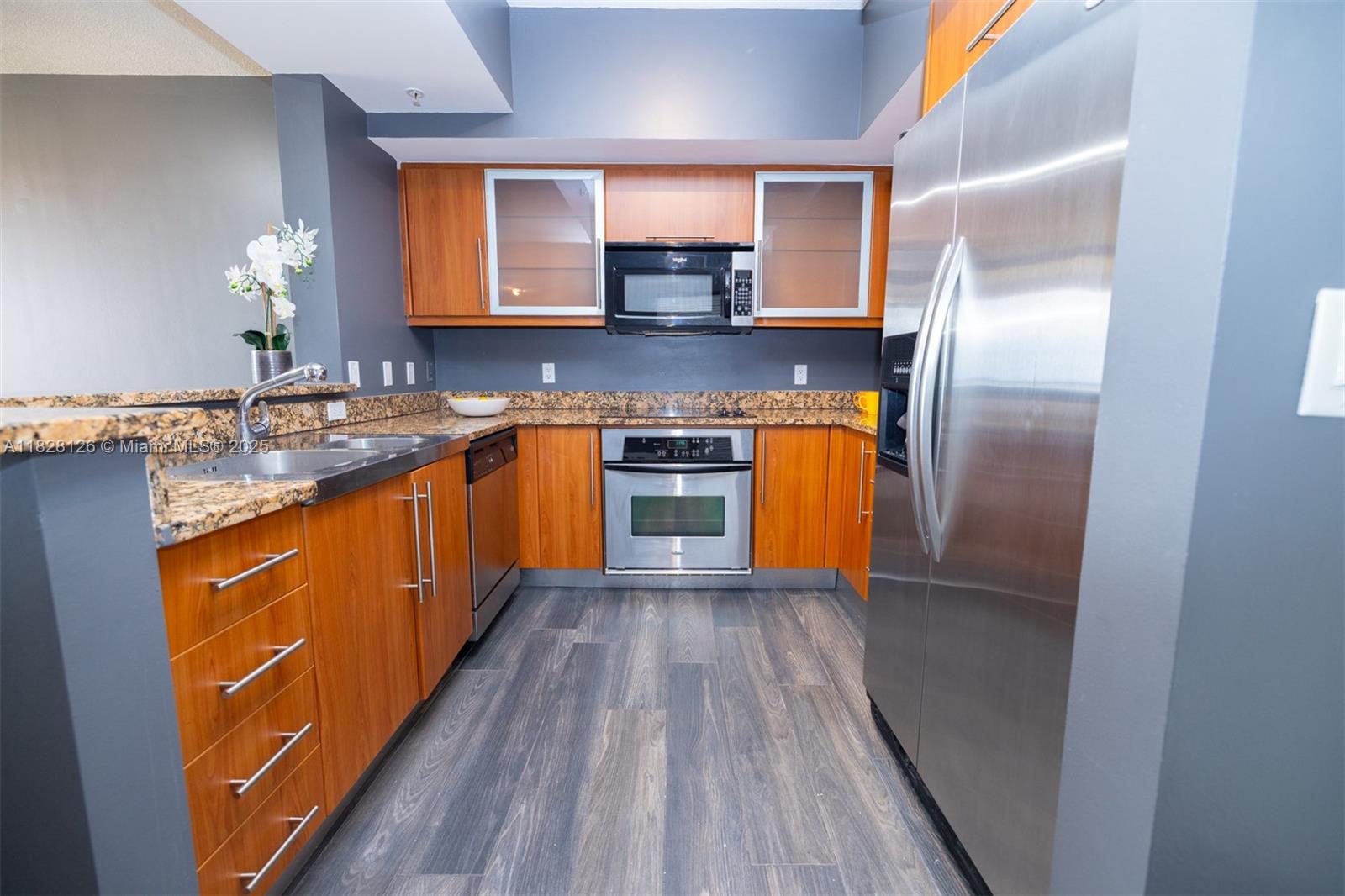 888 S Douglas Rd PH07