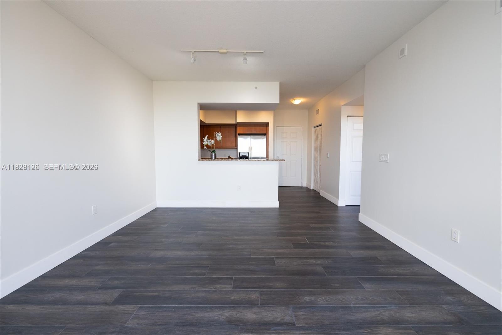 PUERTA DE PALMAS CONDO - Residential