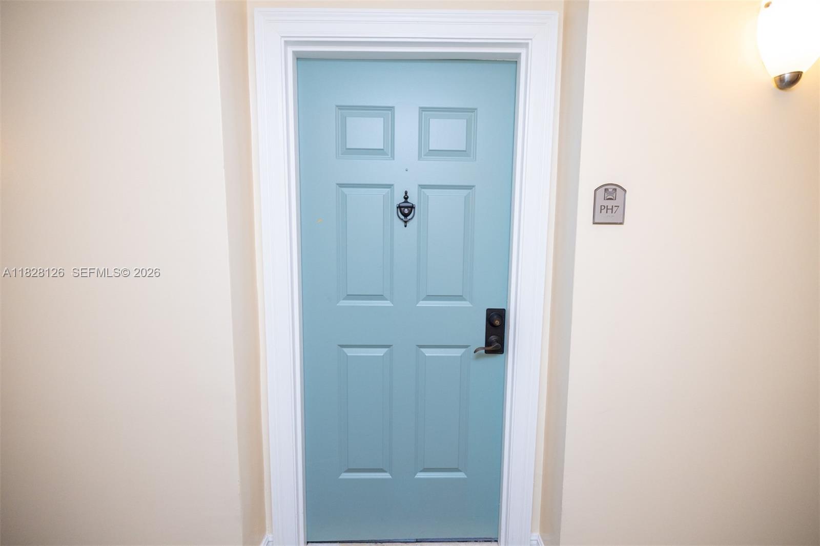 PUERTA DE PALMAS CONDO - Residential