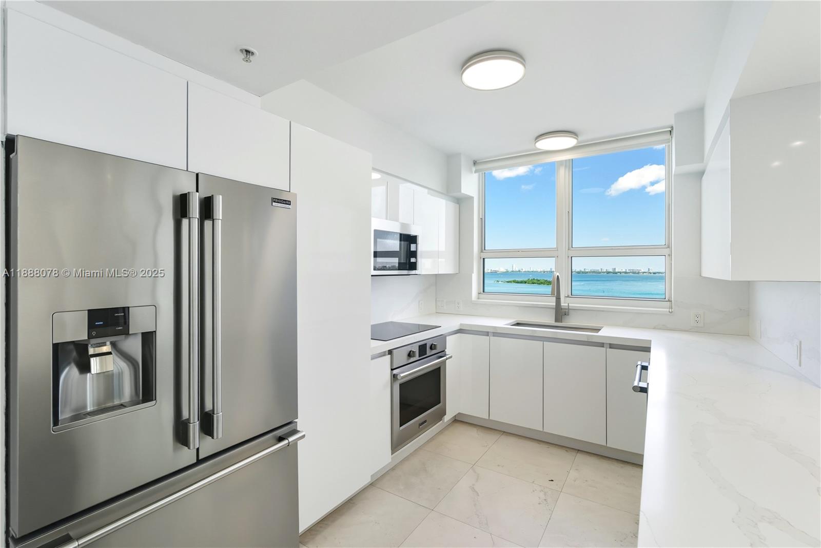 2000 N Bayshore Dr 1410