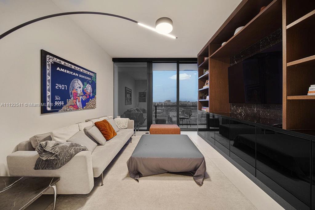 ONE THOUSAND MUSEUM CONDO - Residential