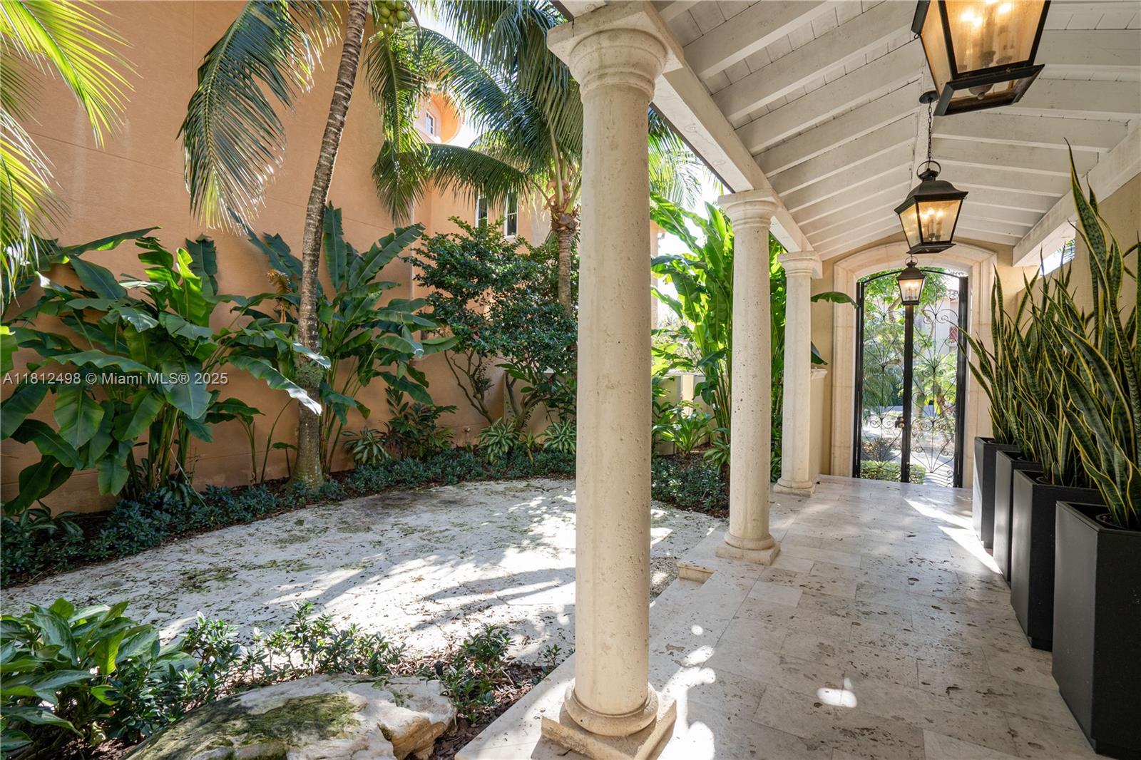 DEERING BAY ESTATES - Residential
