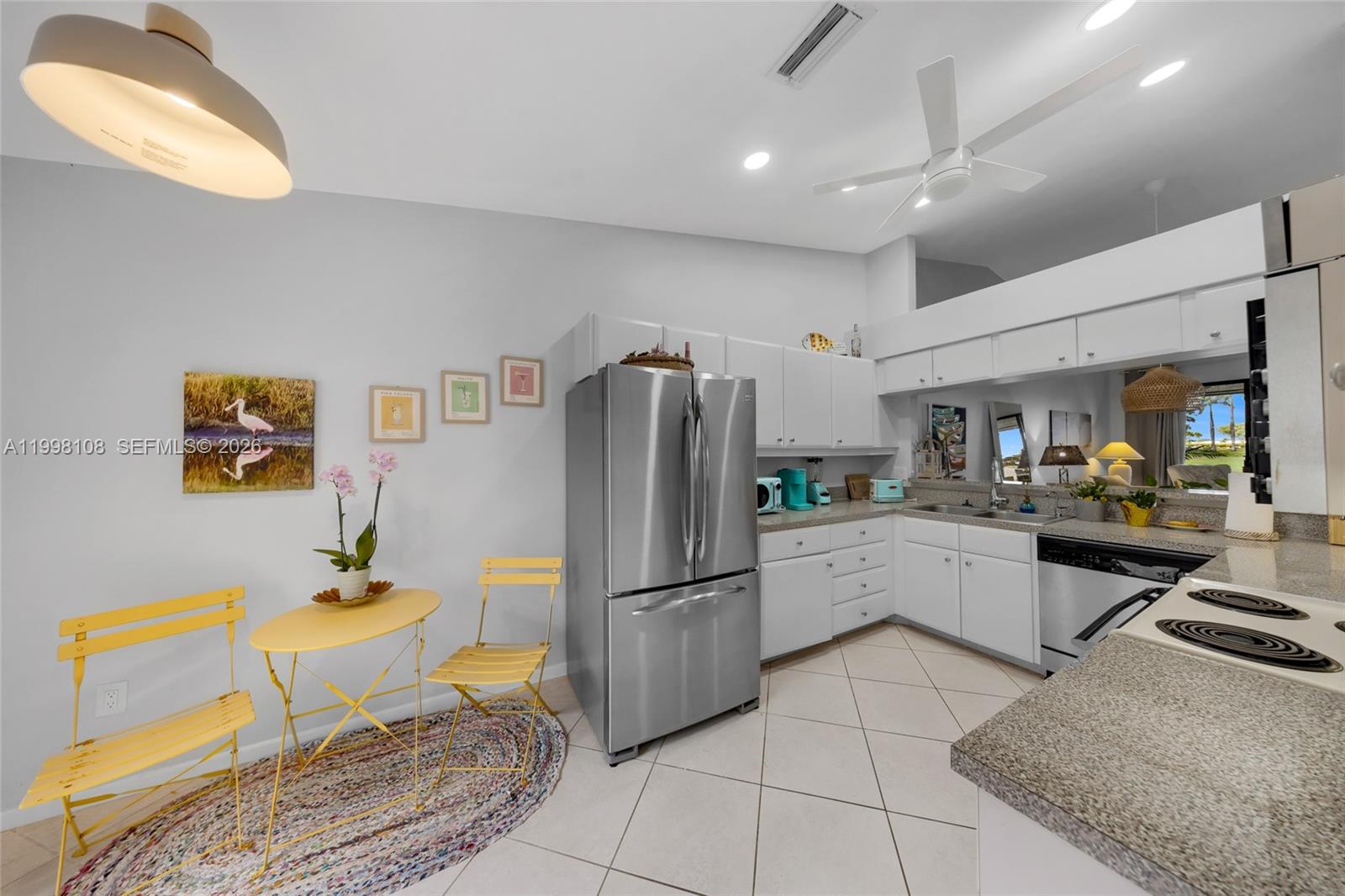 VILLAS OF BOCA DELRAY COND - Residential