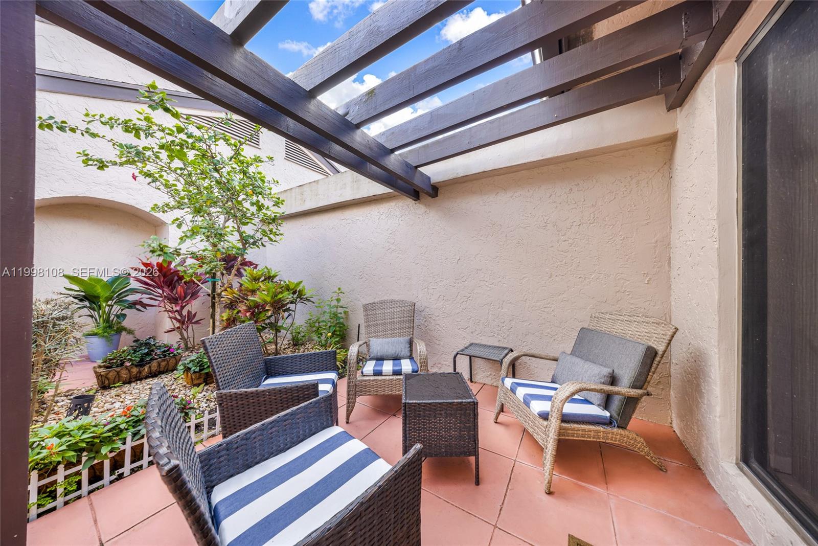 VILLAS OF BOCA DELRAY COND - Residential