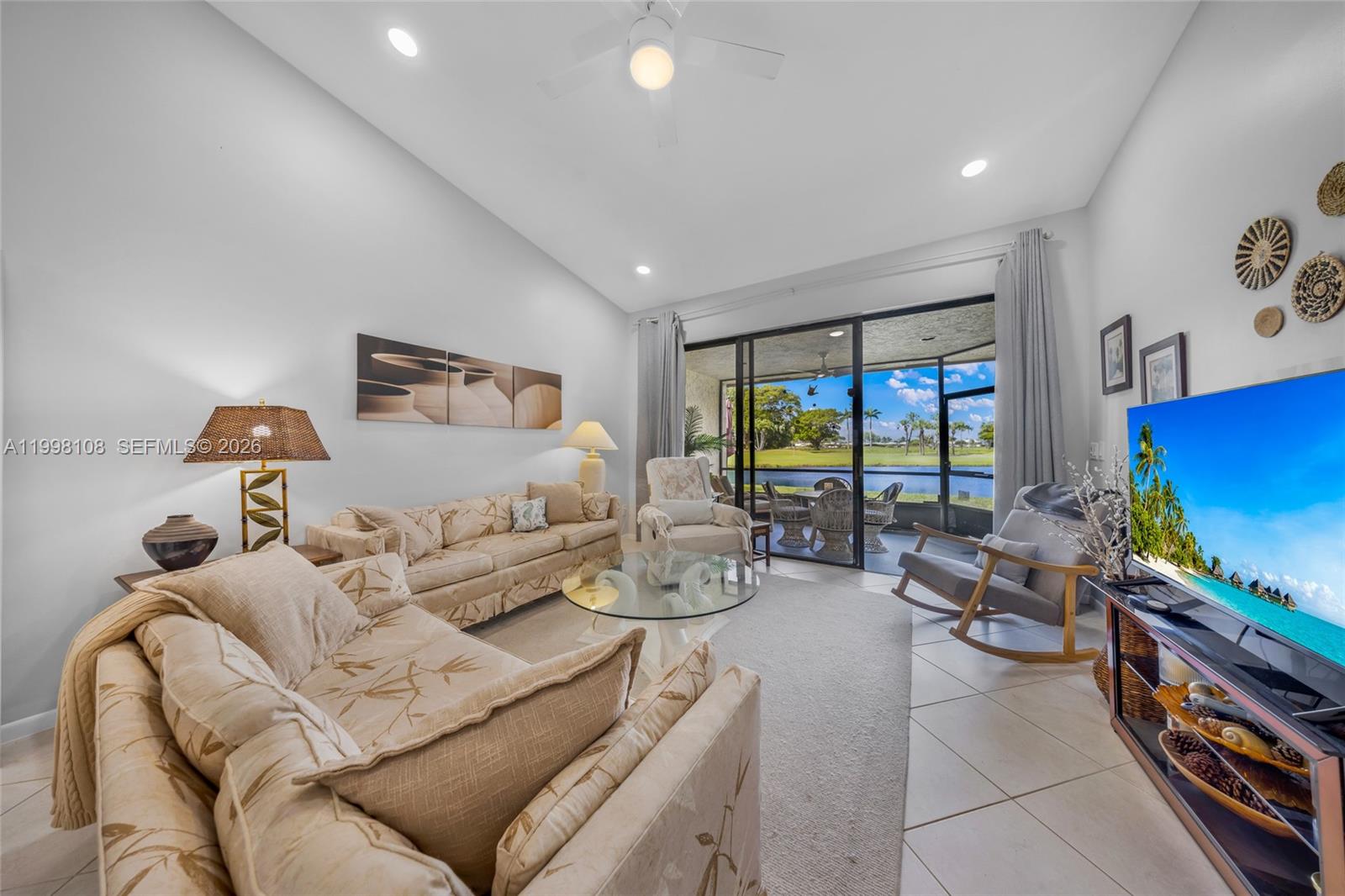 VILLAS OF BOCA DELRAY COND - Residential