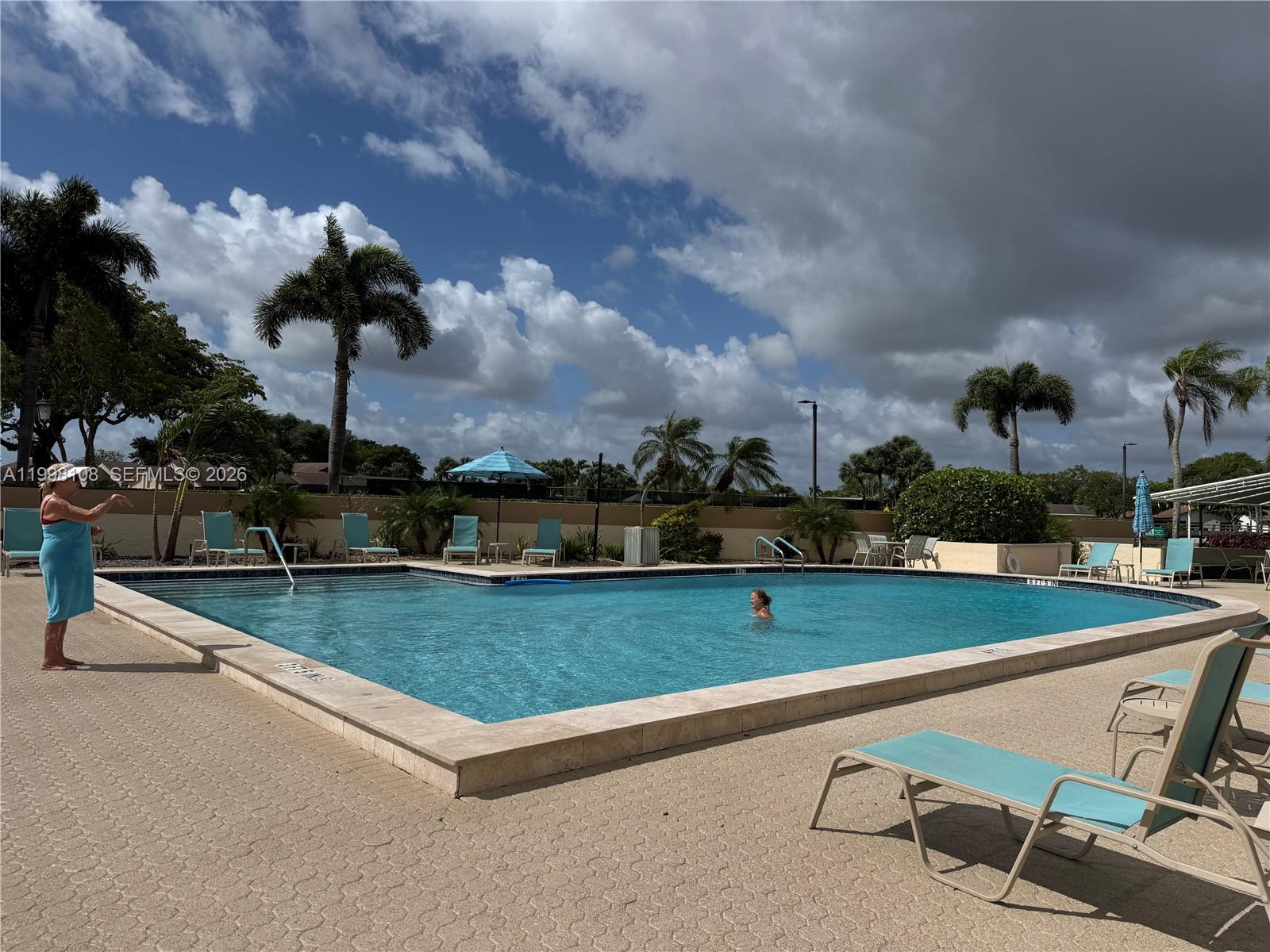 VILLAS OF BOCA DELRAY COND - Residential