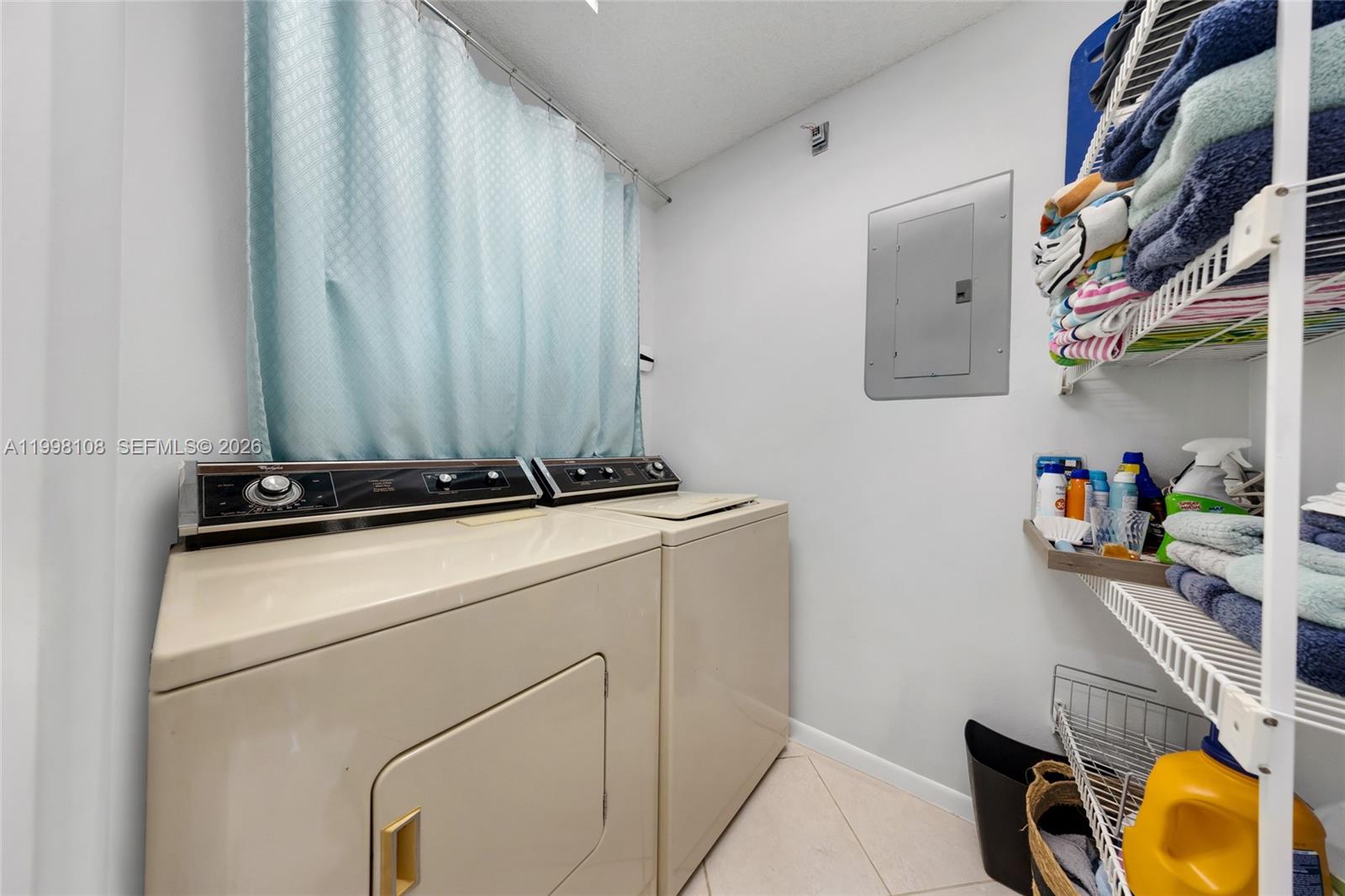 VILLAS OF BOCA DELRAY COND - Residential