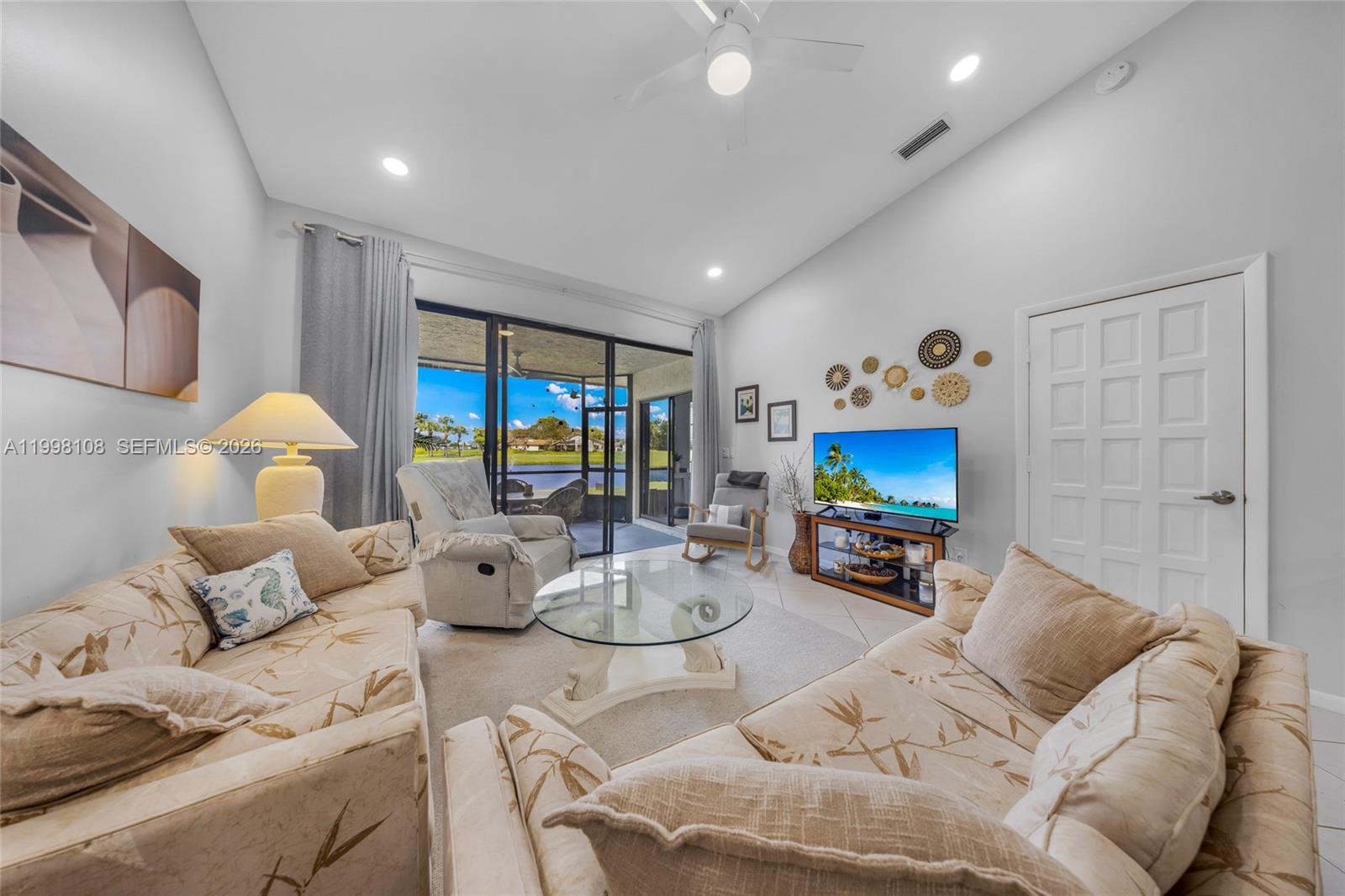 VILLAS OF BOCA DELRAY COND - Residential