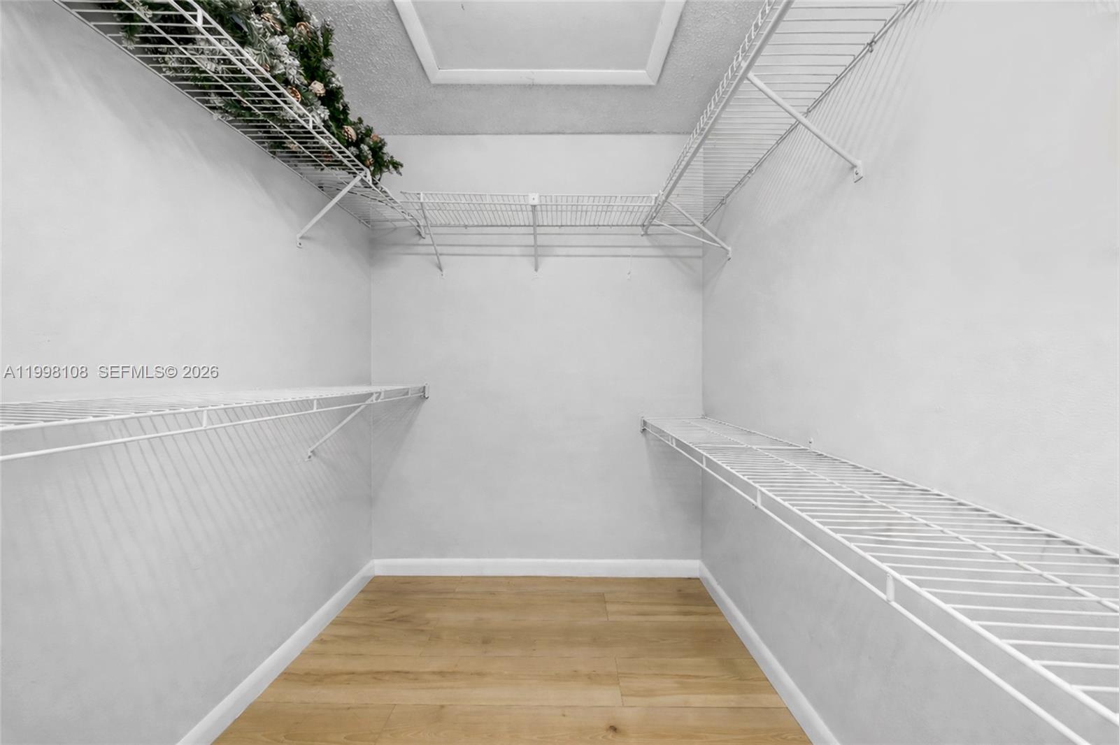 VILLAS OF BOCA DELRAY COND - Residential