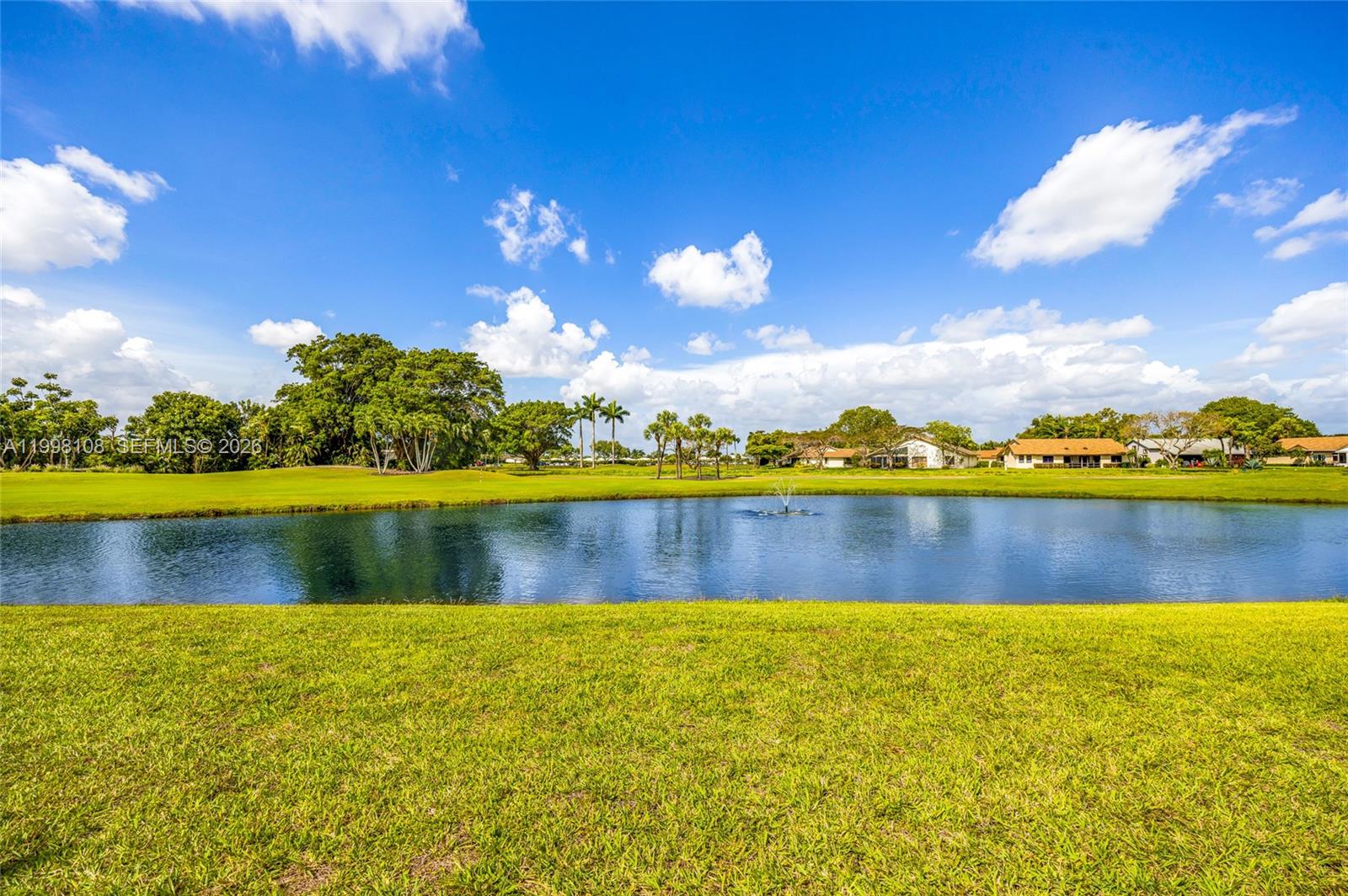 VILLAS OF BOCA DELRAY COND - Residential