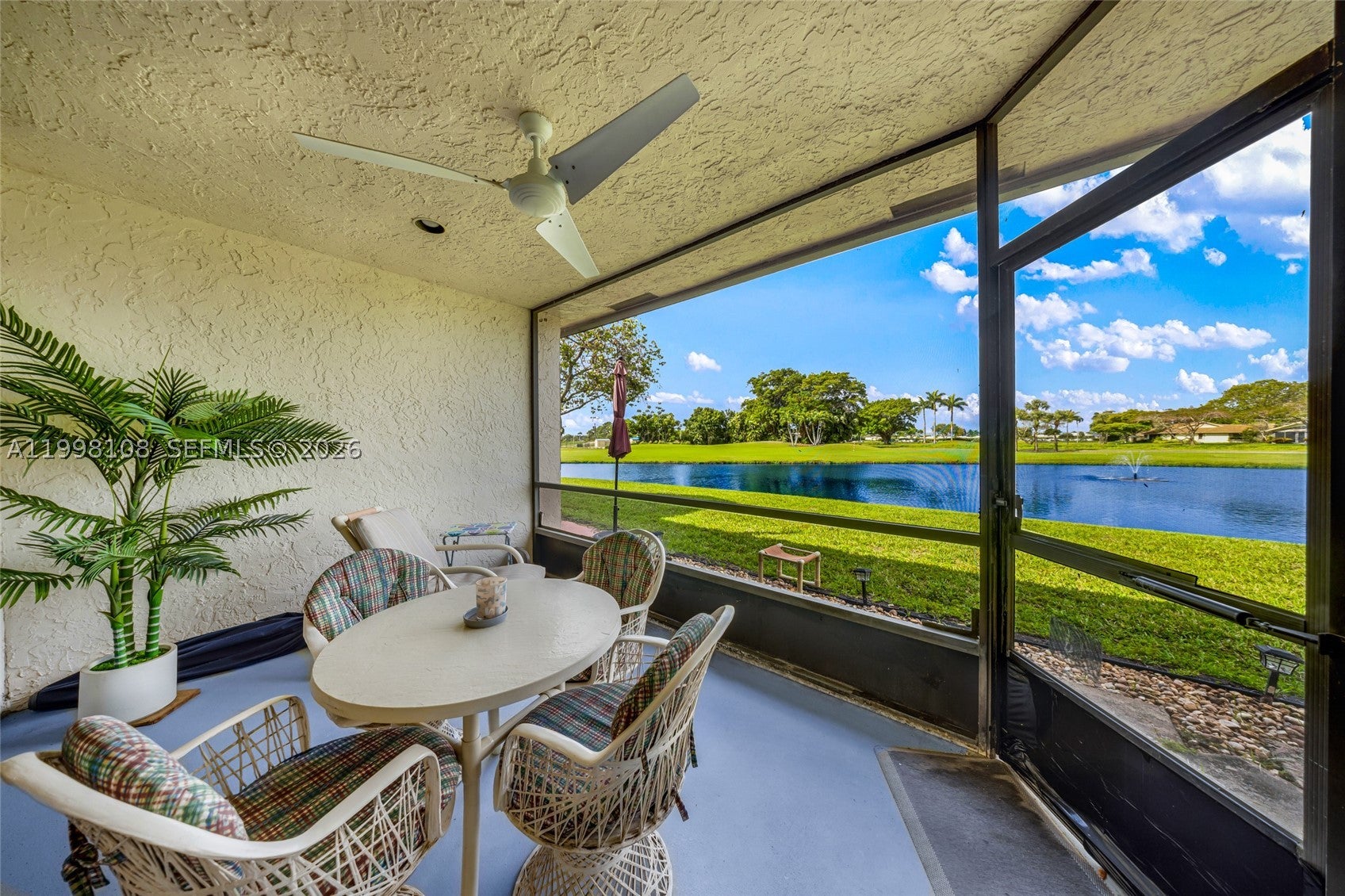 5302 Fairway Woods Dr