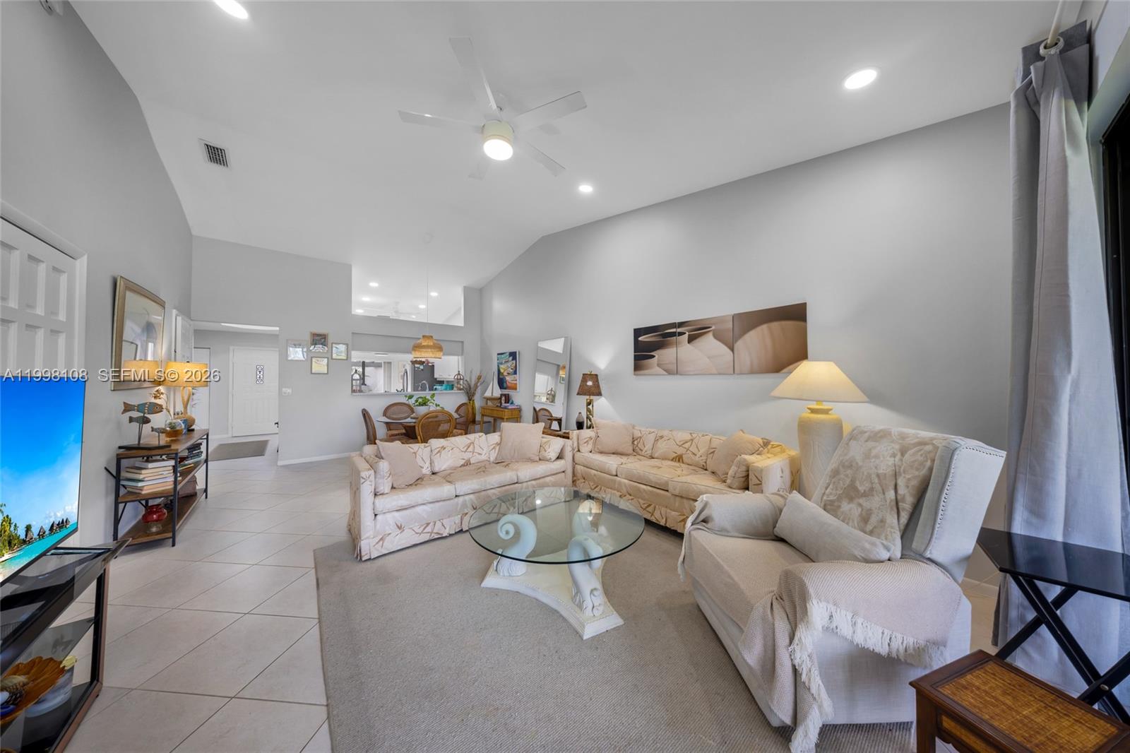 VILLAS OF BOCA DELRAY COND - Residential