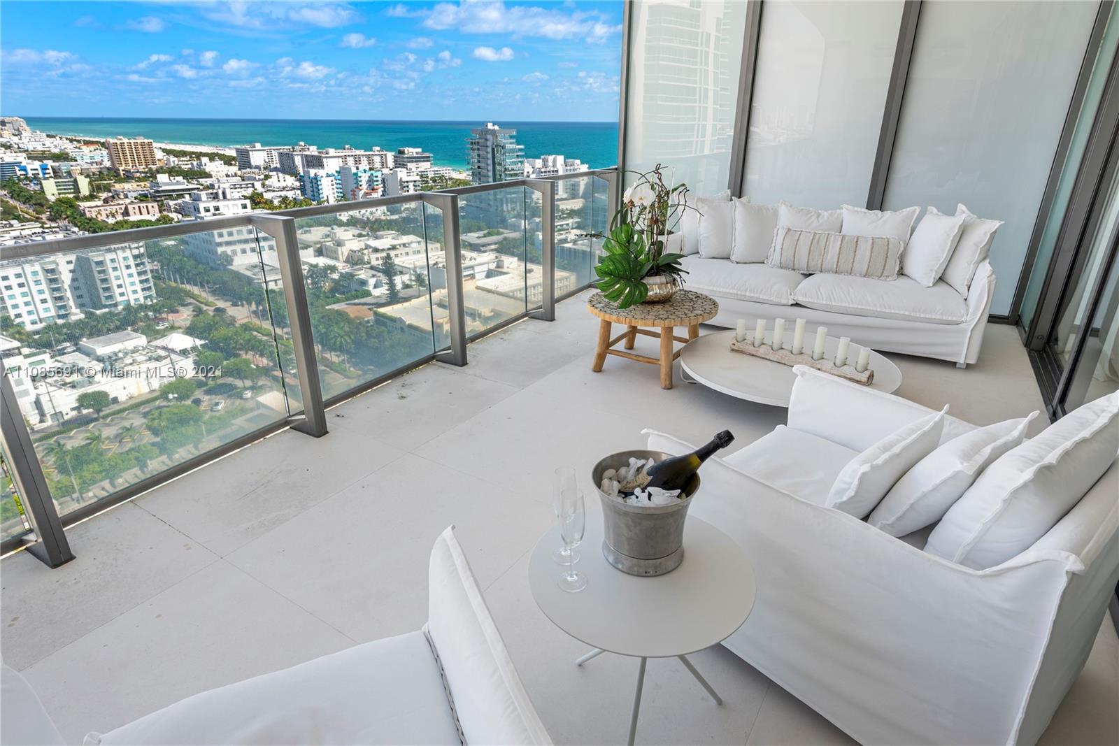 APOGEE CONDO - Residential