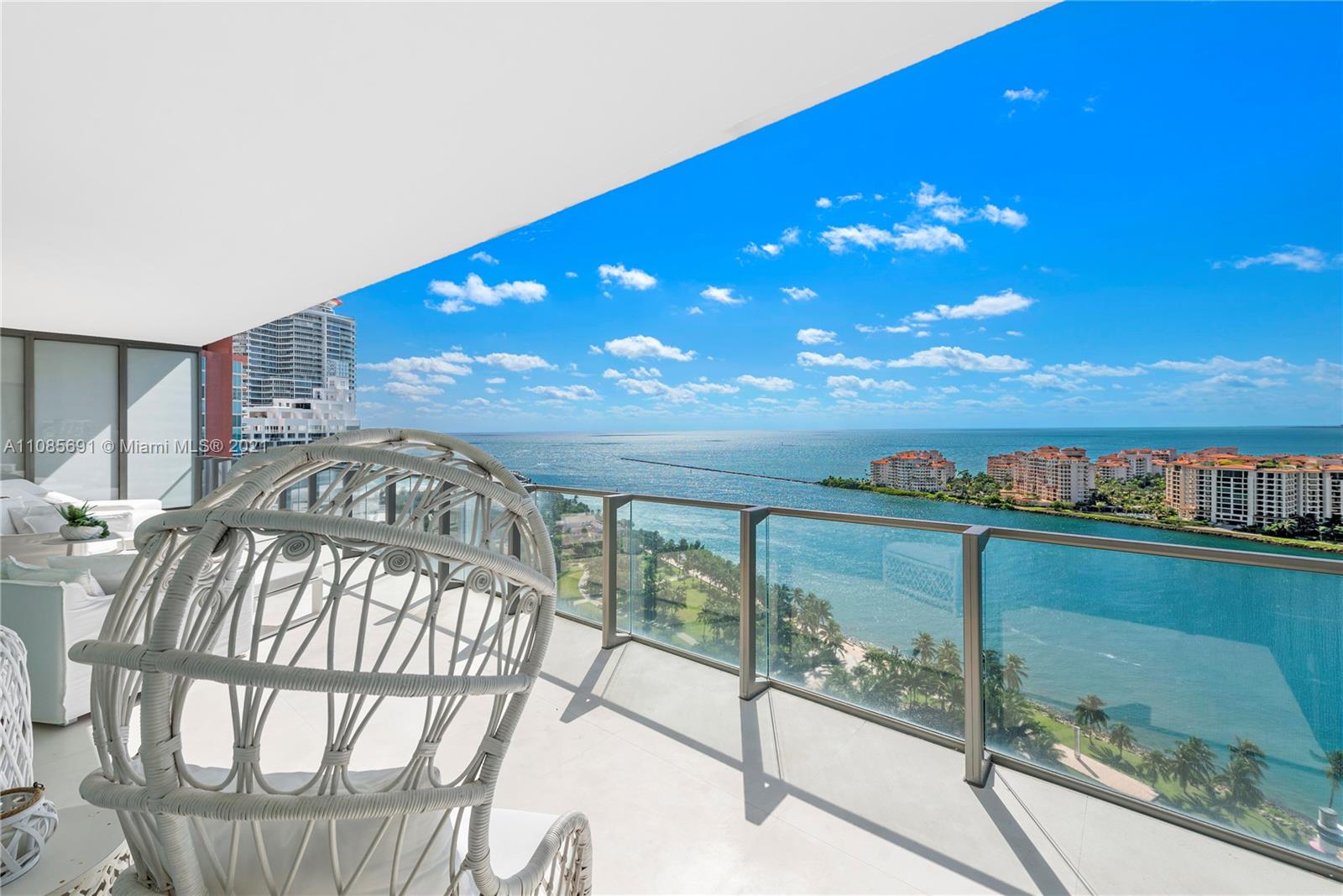 APOGEE CONDO - Residential