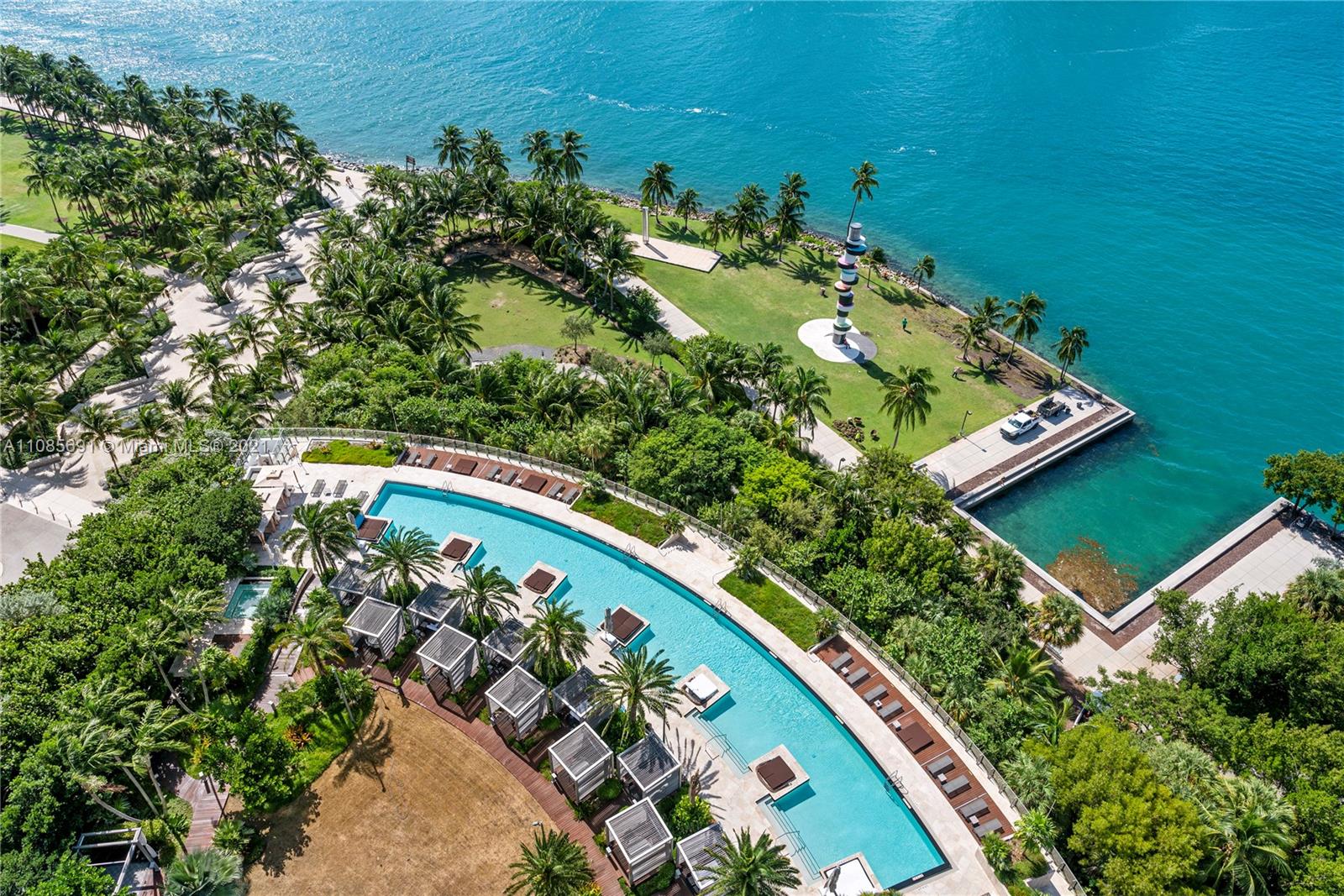 APOGEE CONDO - Residential