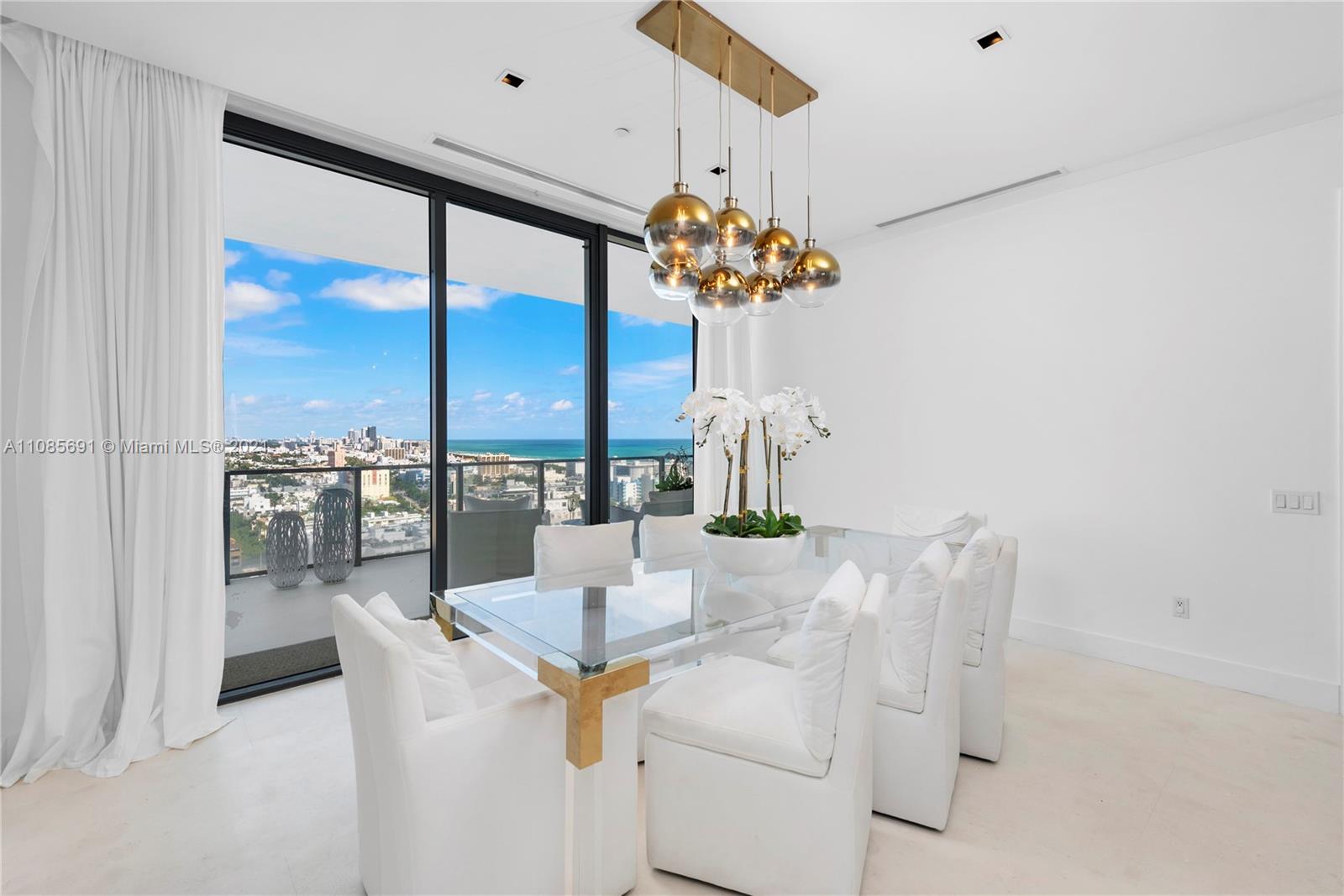 APOGEE CONDO - Residential