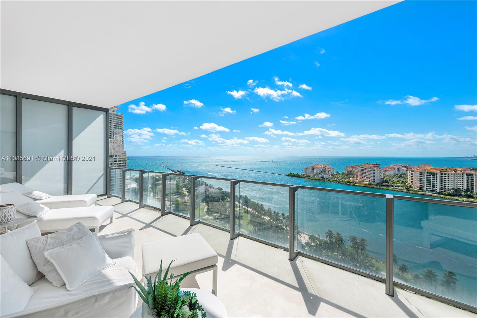 APOGEE CONDO - Residential