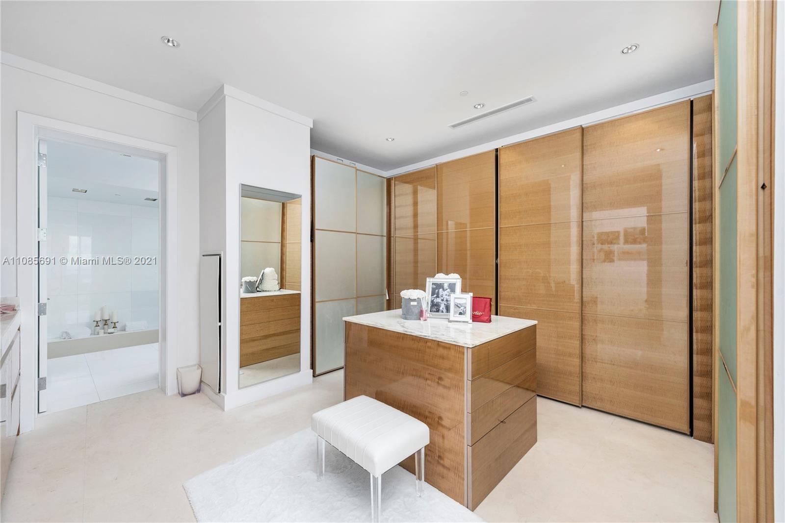 APOGEE CONDO - Residential