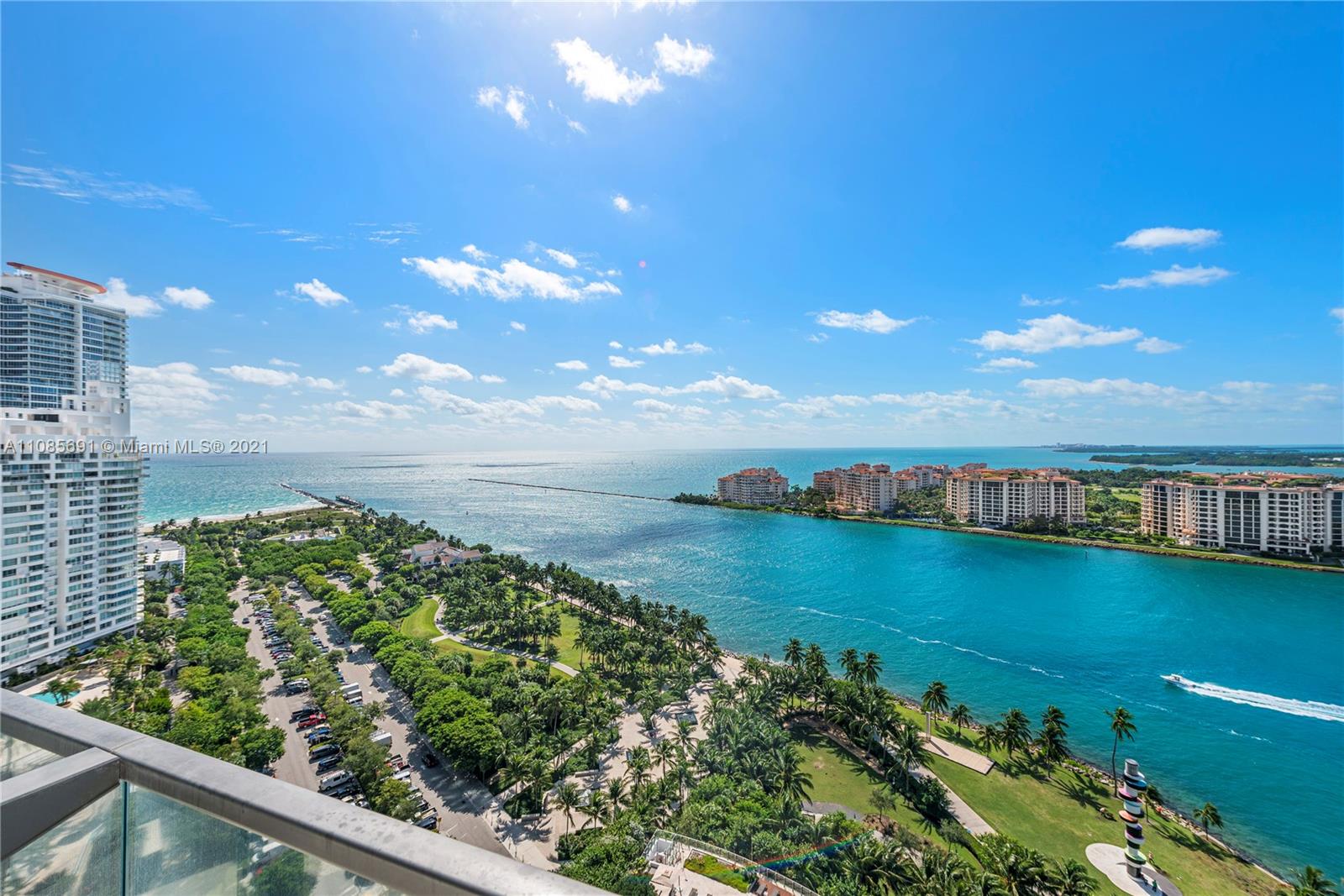 APOGEE CONDO - Residential