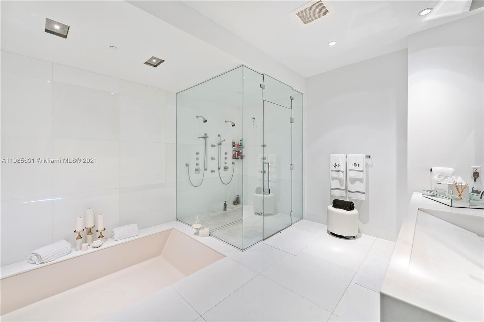 APOGEE CONDO - Residential