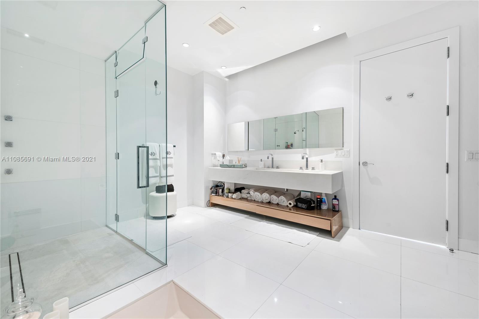 APOGEE CONDO - Residential