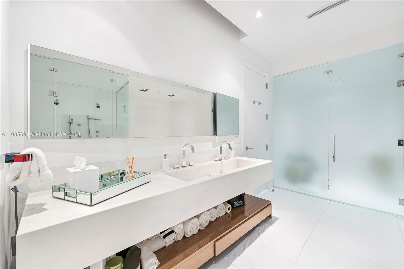 APOGEE CONDO - Residential