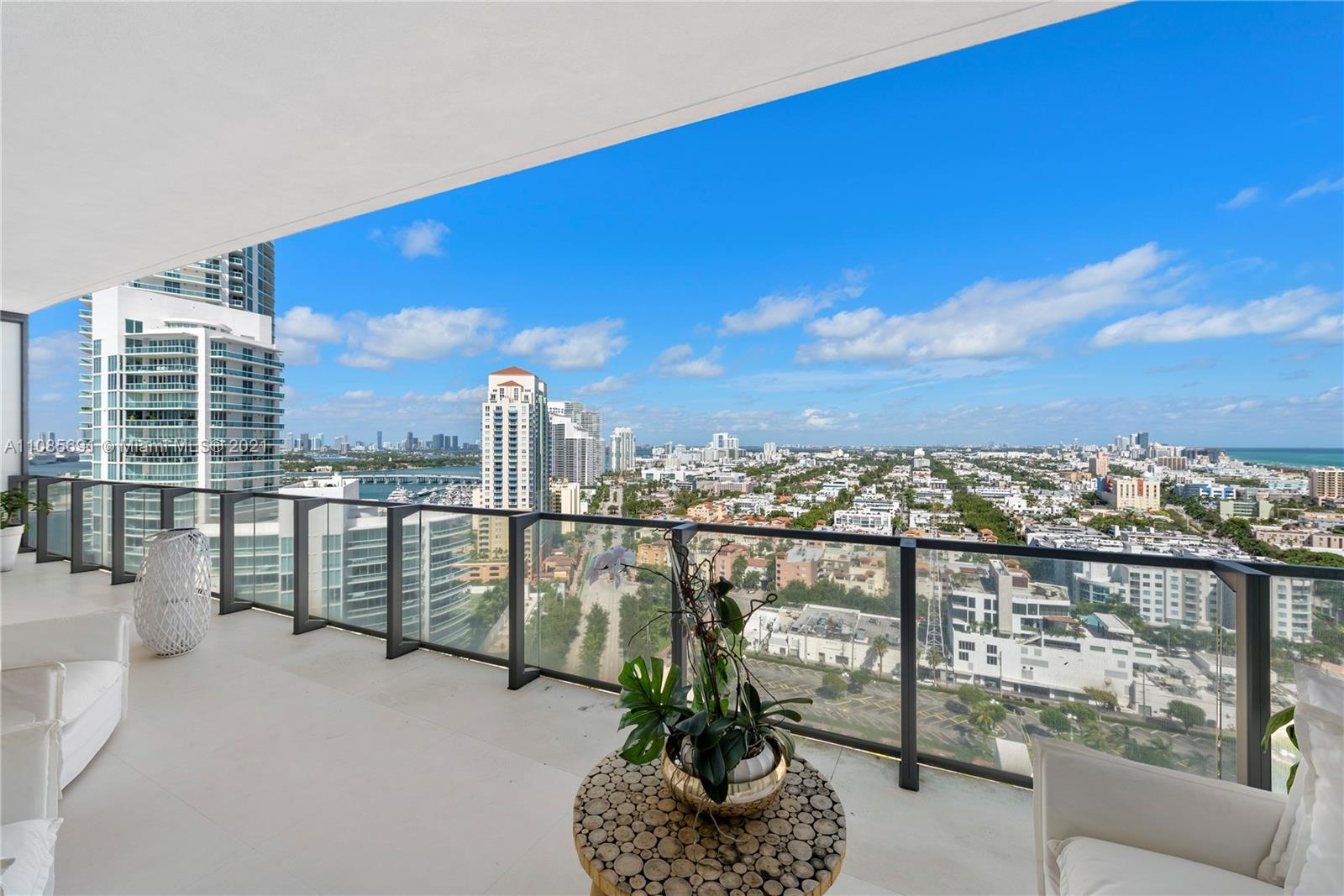 APOGEE CONDO - Residential