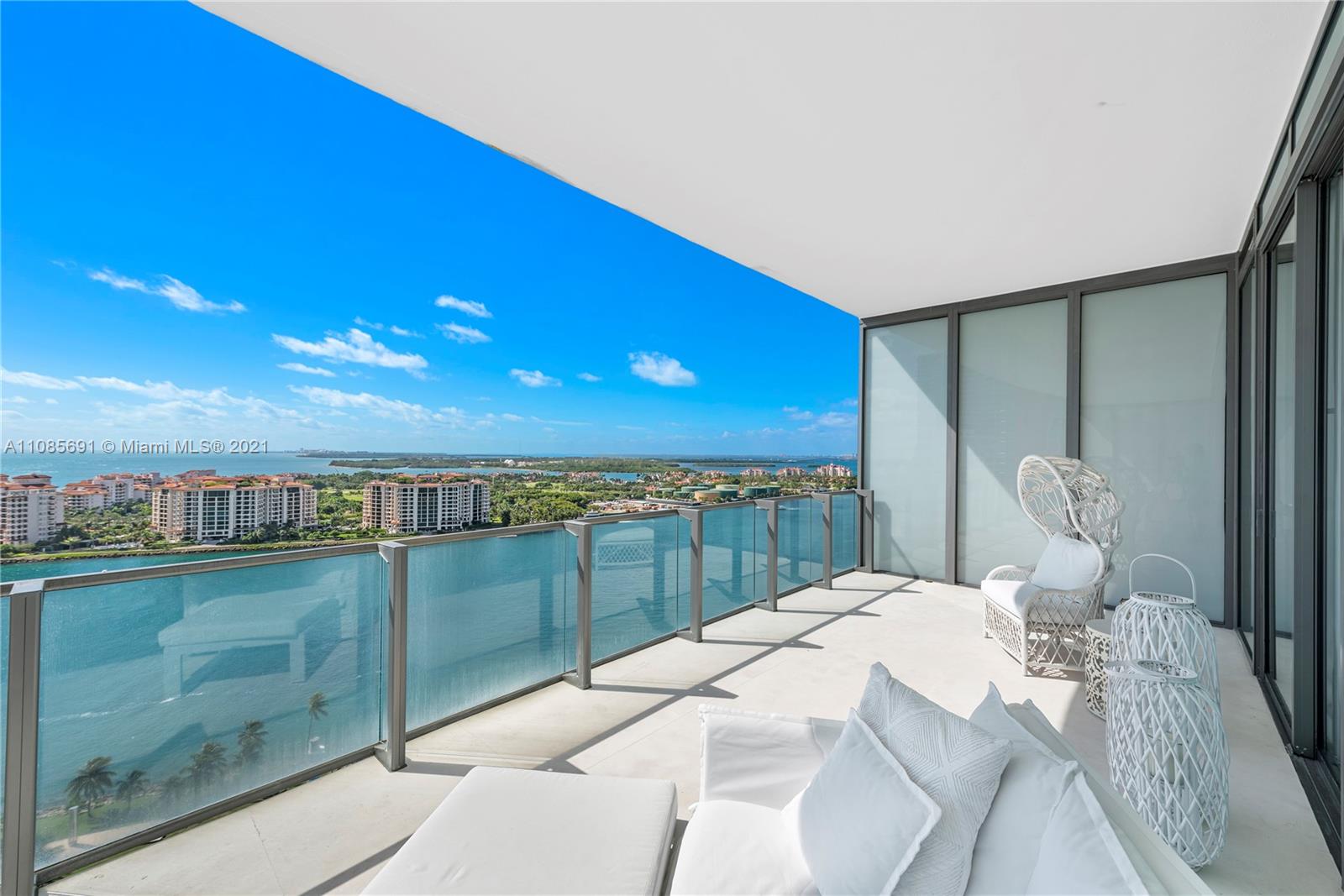 APOGEE CONDO - Residential