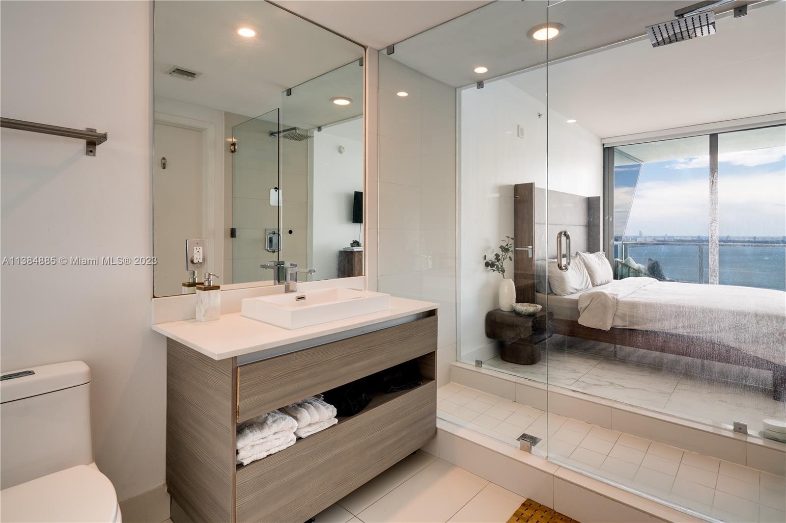 ICON BAY CONDO - Residential