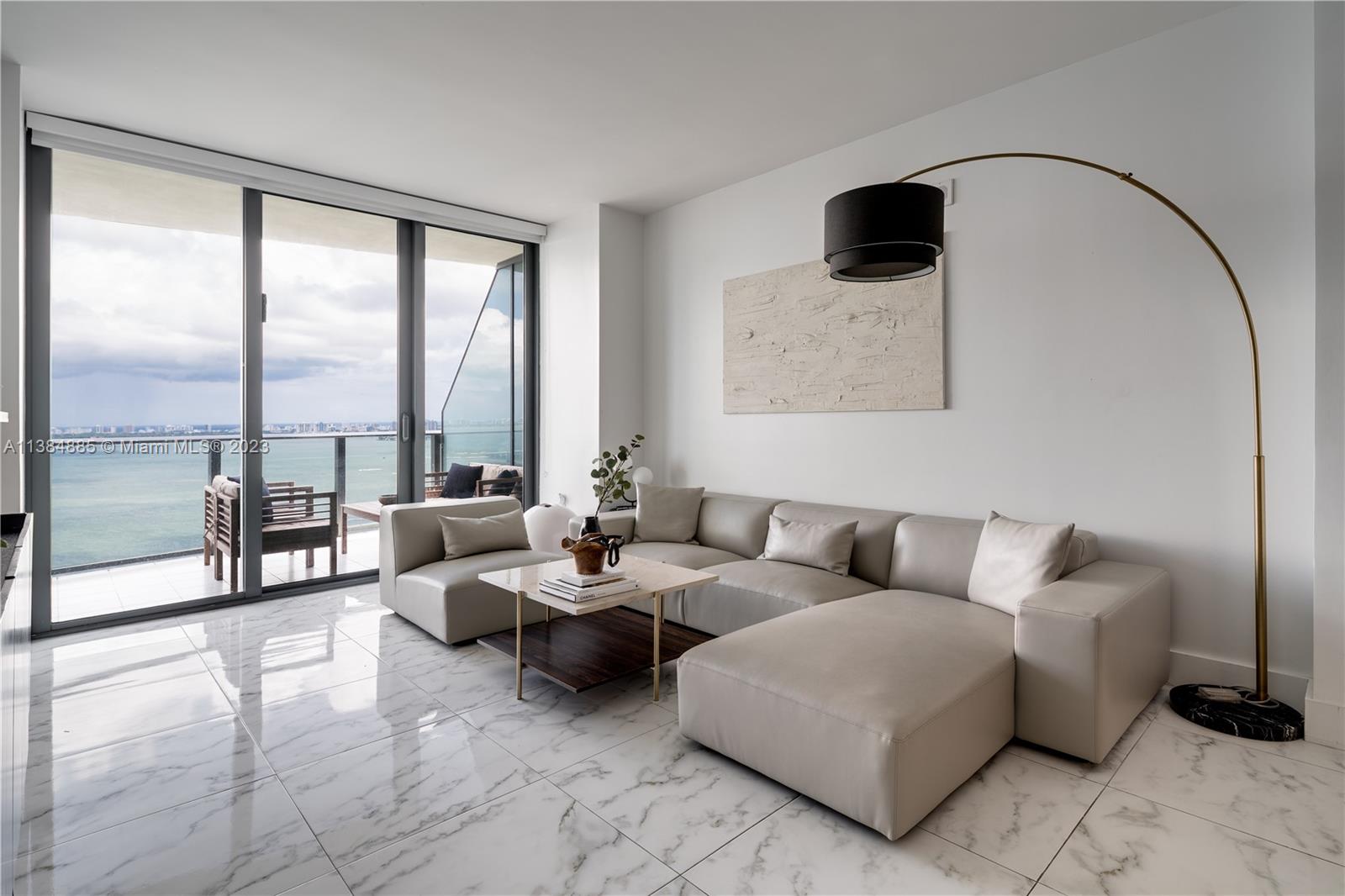 ICON BAY CONDO - Residential