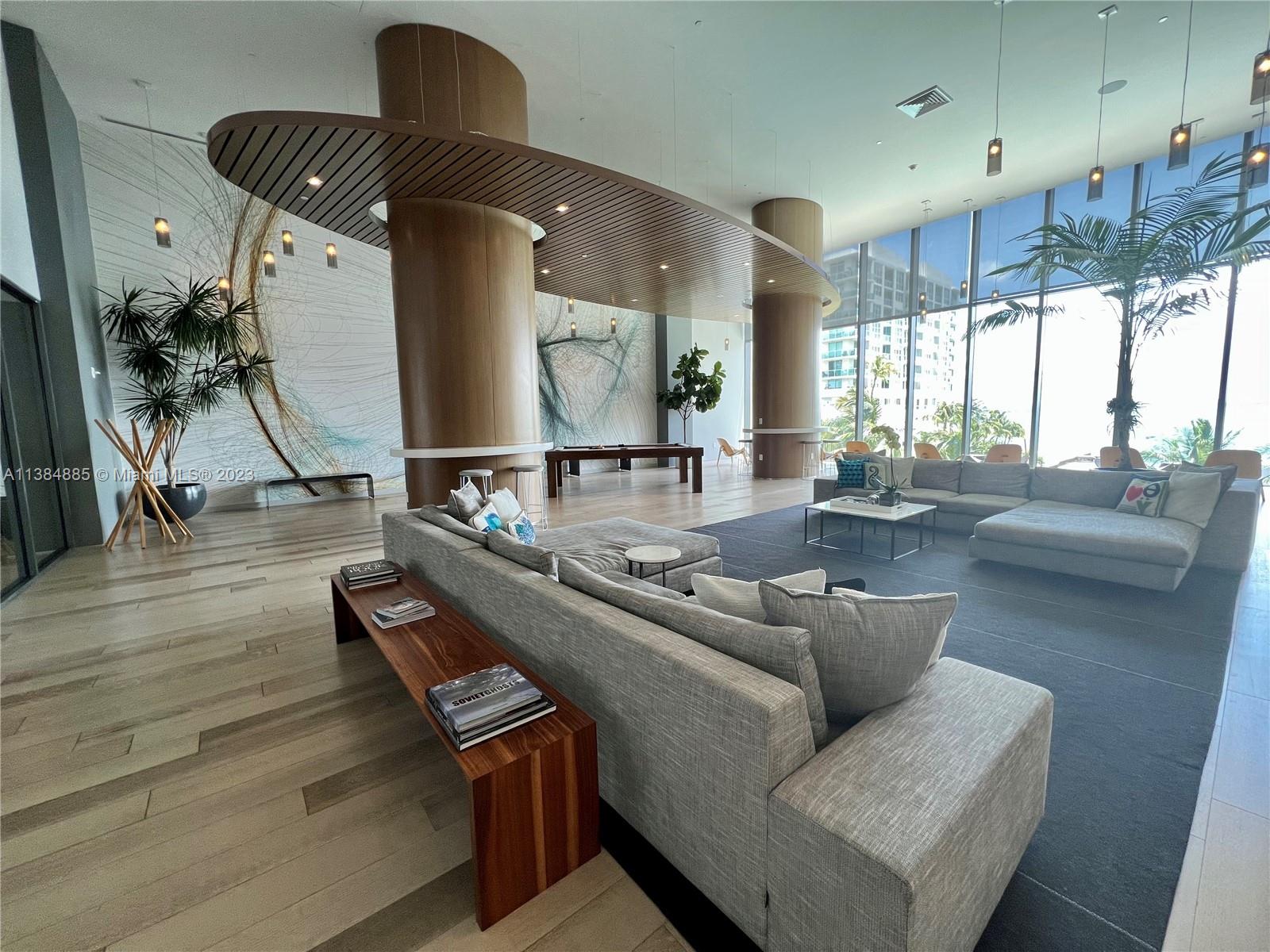 ICON BAY CONDO - Residential