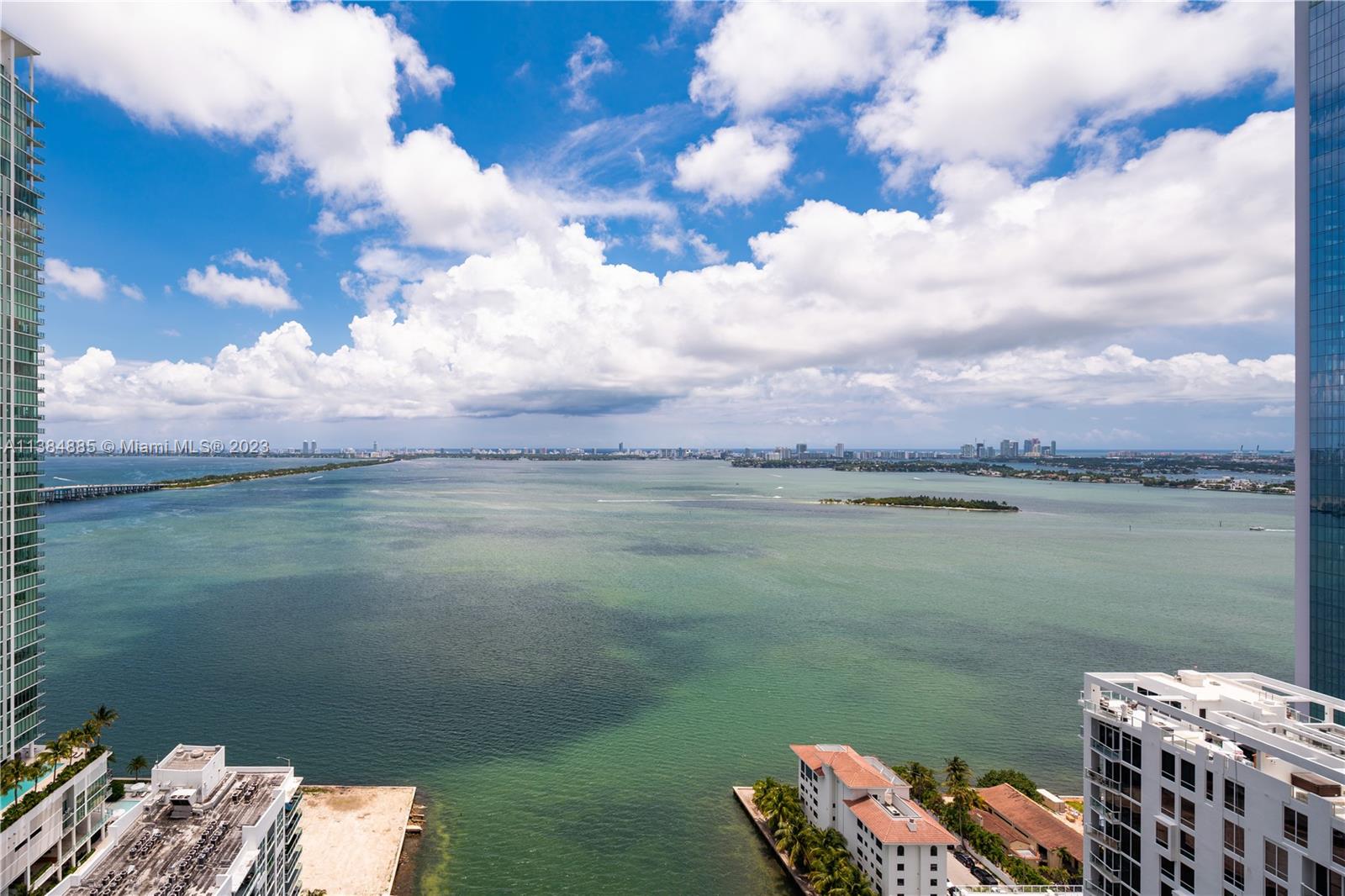 ICON BAY CONDO - Residential